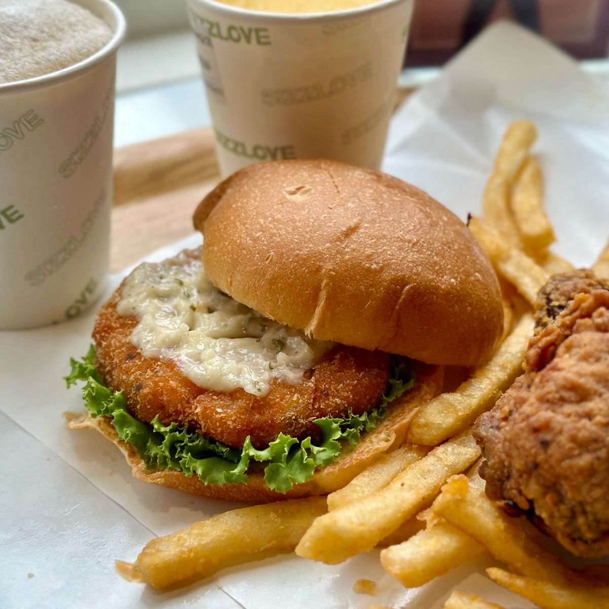 Meal image of 及時樂漢堡 Sizzlove Burger: 海洋鮮蝦堡套餐(207元) shot by 吃曼