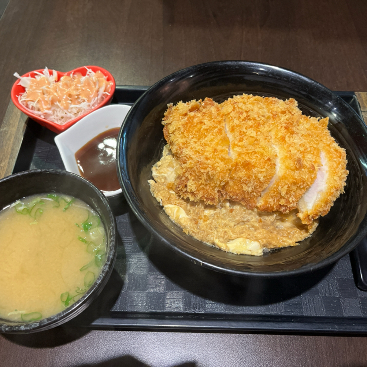 Meal image of 新丼 和平店: 豬排飯 單點 總覽 shot by 我要被當了
