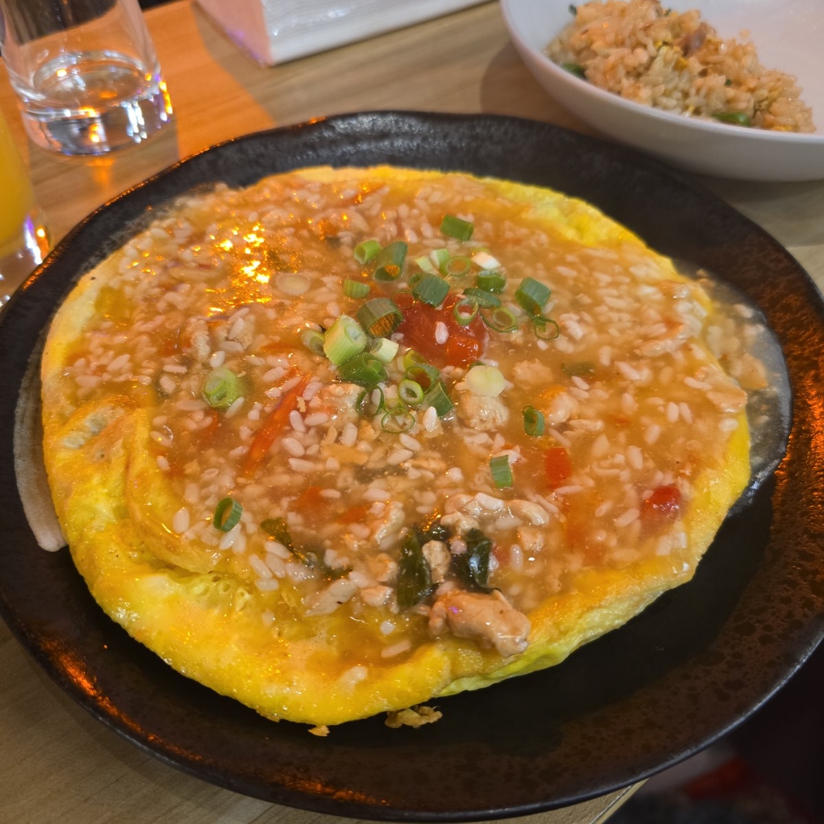 社畜微醺餐酒館 小巨蛋店 のレストランの写真：泰台烘蛋 by永遠的新手 