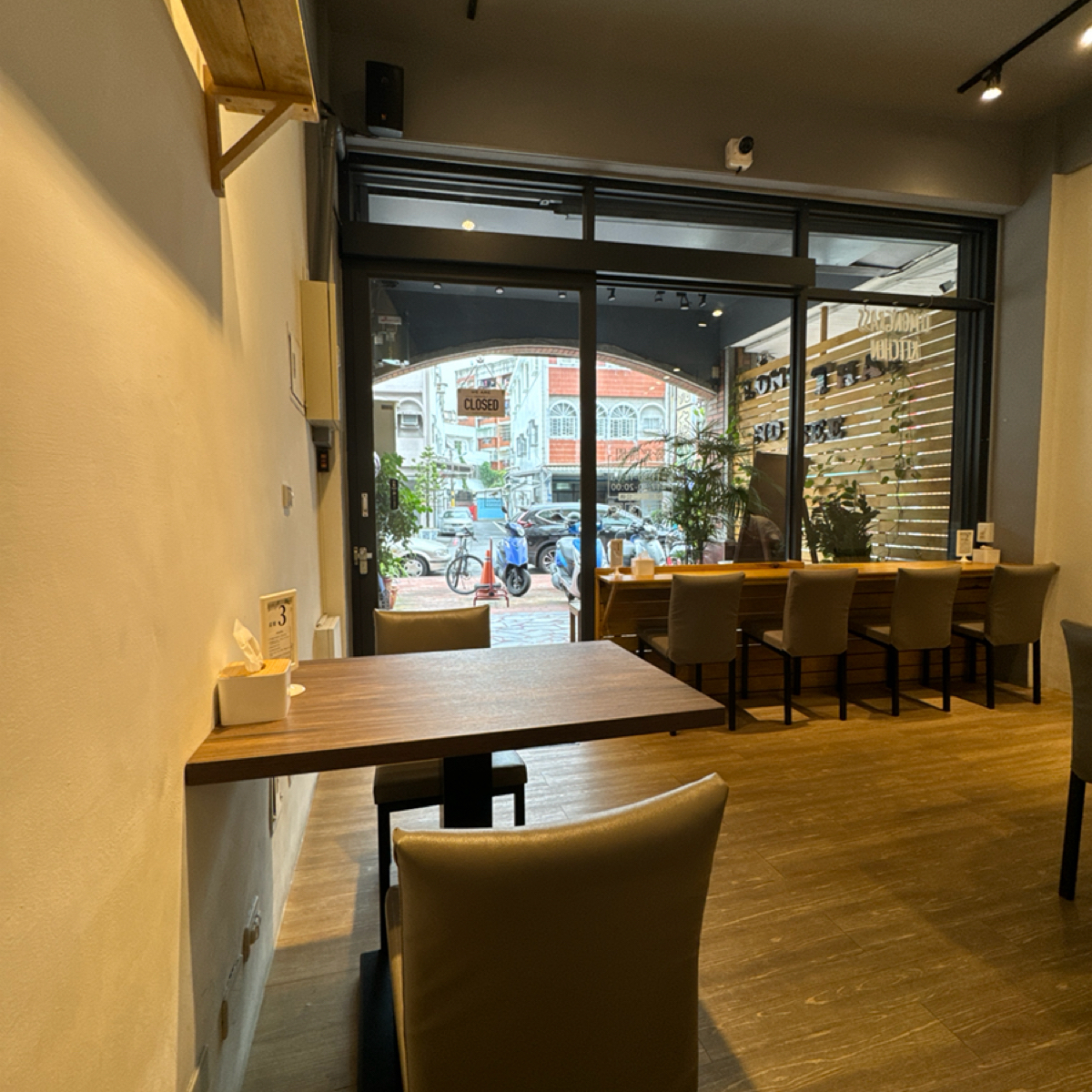Vibe image of 香茅廚房 Lemongrass Kitchen: 一樓座位區 shot by 食、動、健康
