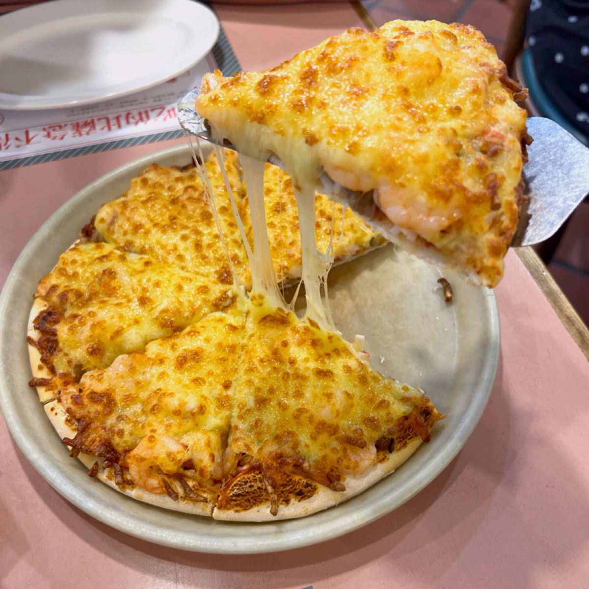 Meal image of 蘇阿姨比薩屋: 趁熱Pizza拉起來會牽絲！ shot by Metamon 