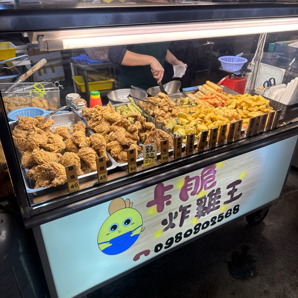 卡脆炸雞王 的外觀氛圍圖片：攤販 由狼狼💠阿貓 拍攝