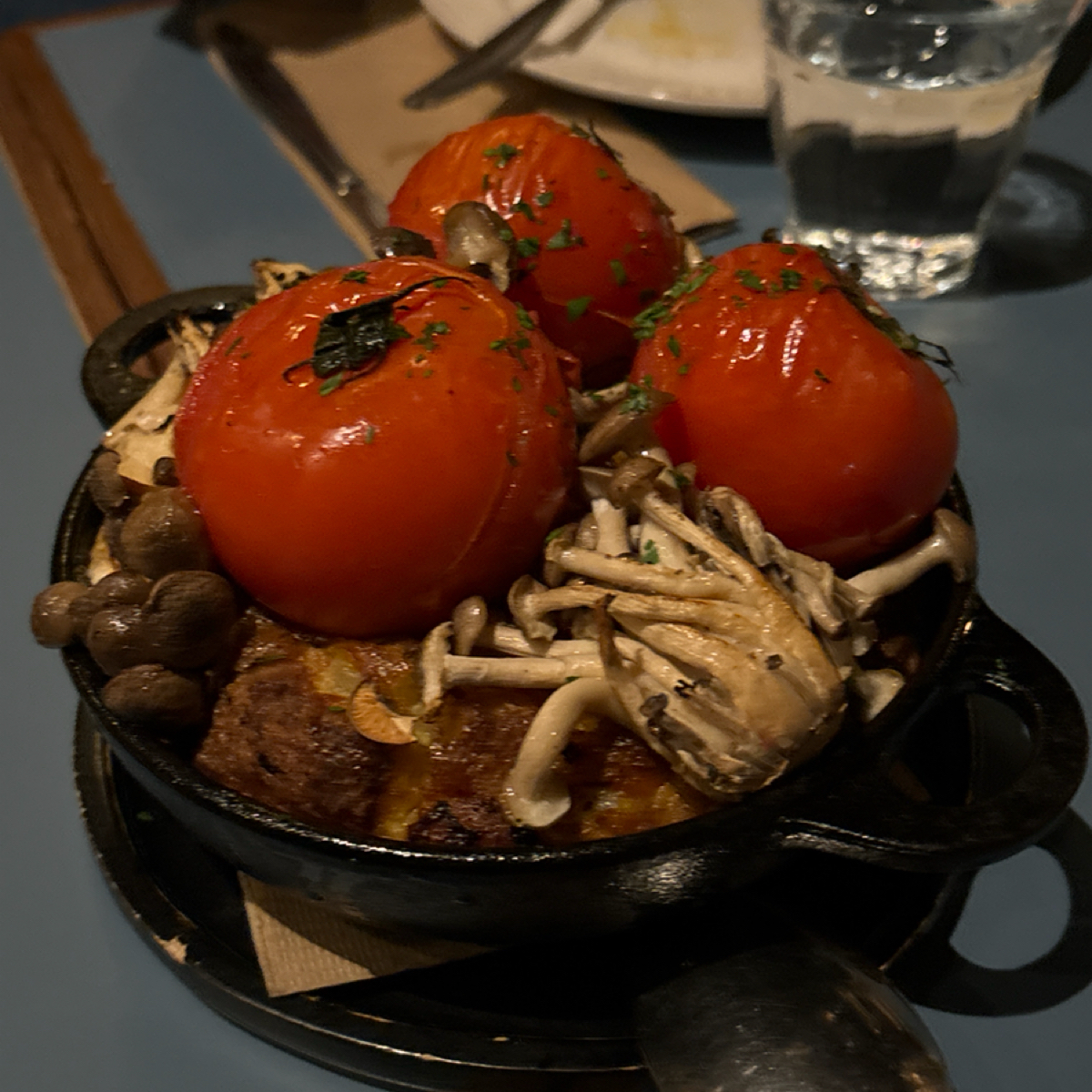 Meal image of 立秋 Li Chiu: 很普得一道烘蛋，上面三顆牛蕃茄更是有點莫名😅 不是很推 shot by 阿官