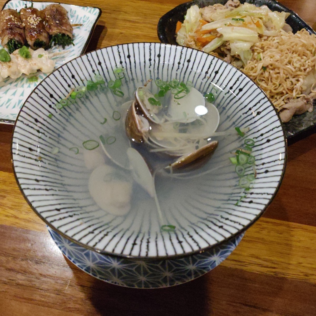 廢材串燒酒場 的菜單圖片：蛤蠣湯 由嗑裏獅 拍攝