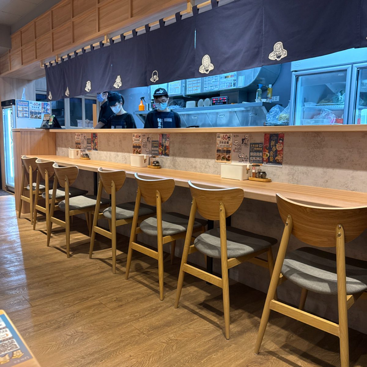 麵匡匡拉麵食堂 台北公館店 の雰囲気の写真： byGlen 