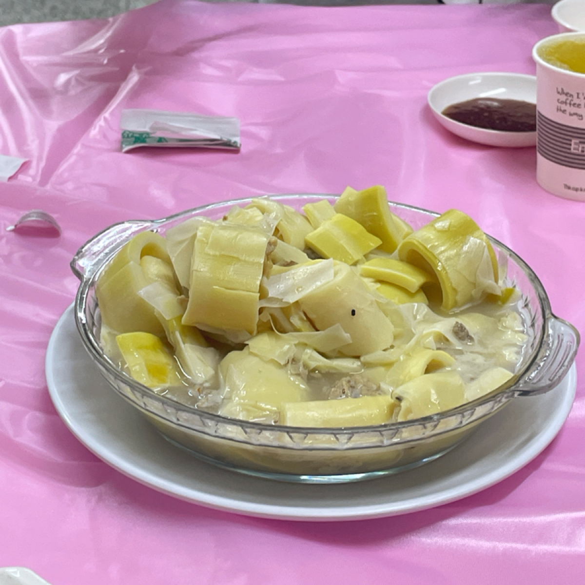 Meal image of 熊家萬巒豬腳: 香脆桂竹筍 $280
桂竹筍份量不少，算是百搭的菜，不會辣也不會過鹹，家常但好吃的料理之一。 shot by 一刻又一嗑