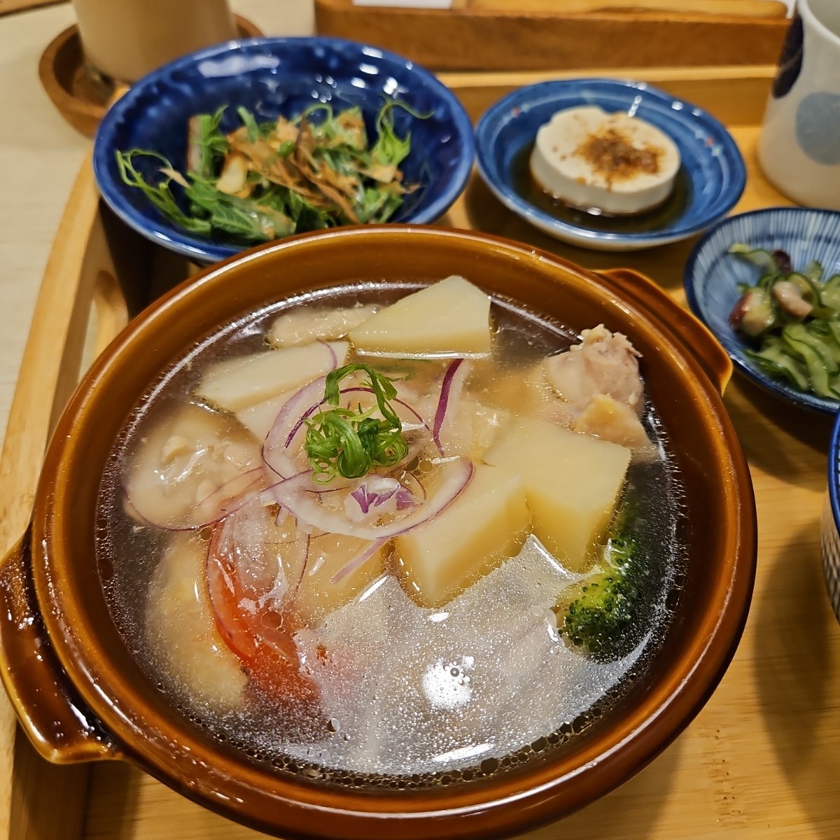 Meal image of 芝生食堂 忠孝新生店: 嫩筍雞腿特寫 shot by Wumei