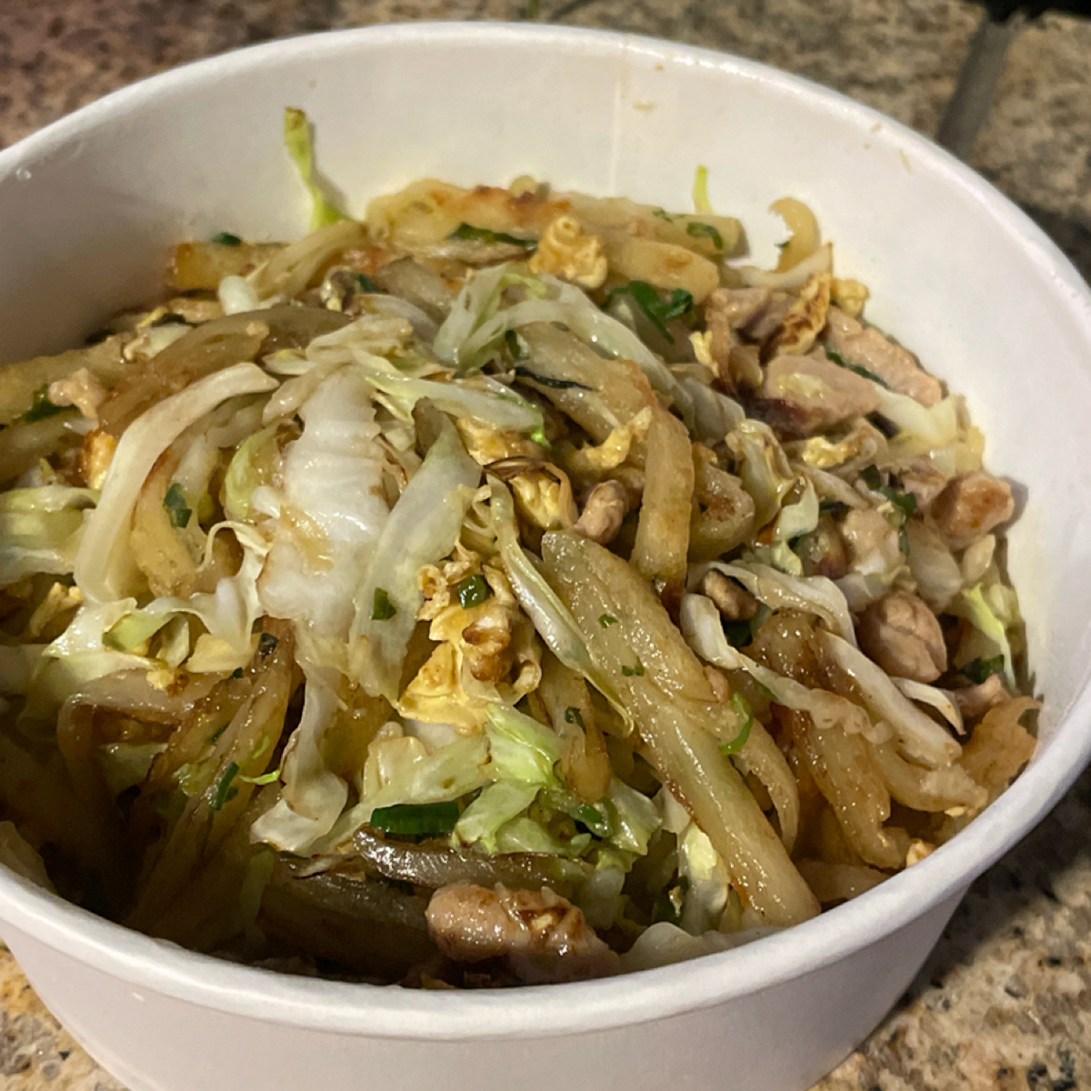 93蕃茄牛肉麵 的餐點圖片：豬肉炒餅$105 由乃子過日子 拍攝
