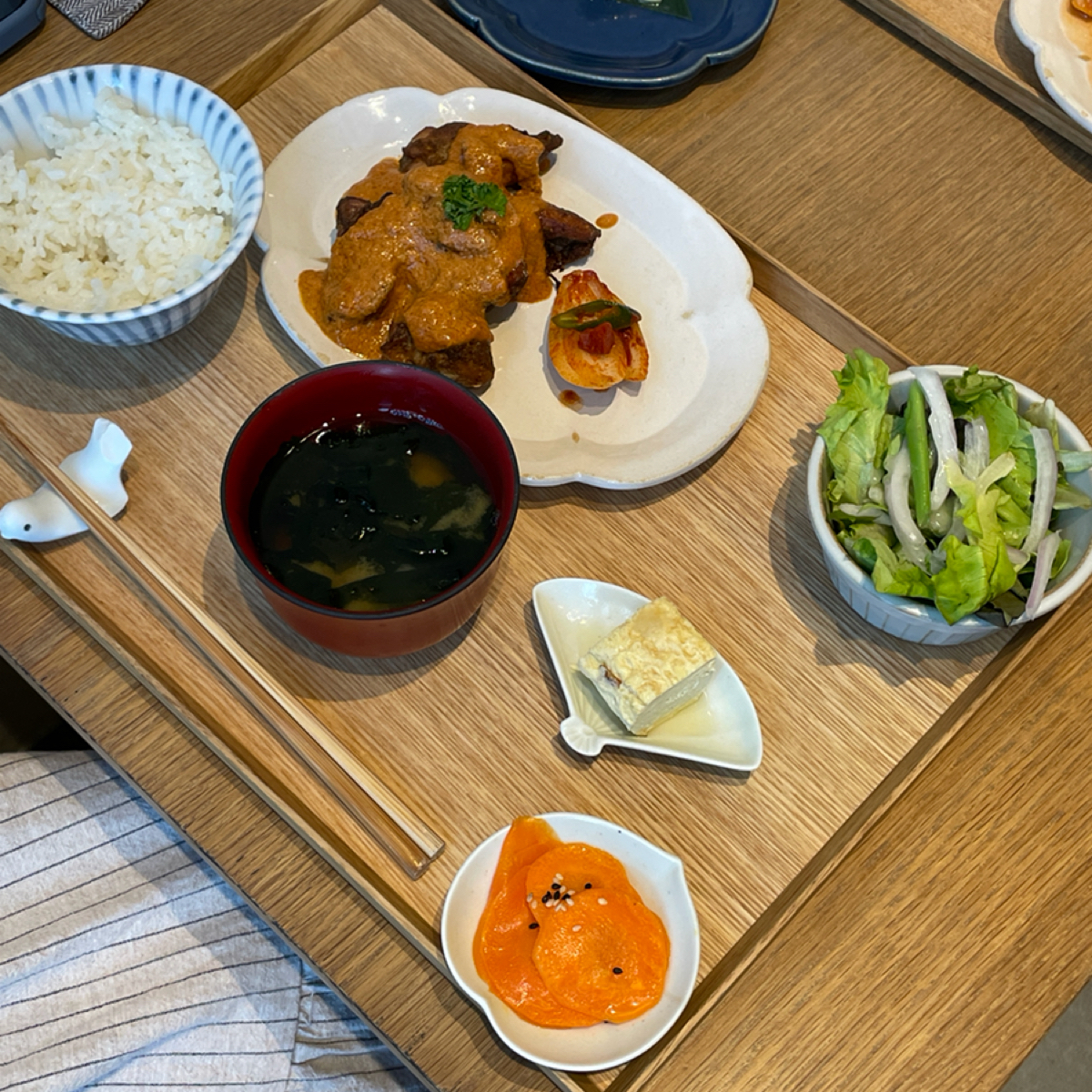 小器食堂 微風南山店 的餐點圖片：赤峰奶油雞肉咖哩 定食NT$340 由Freddy Liu 拍攝