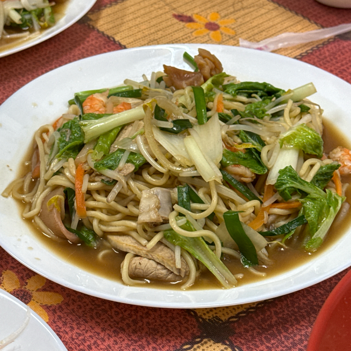 紅美小吃部 的餐點圖片：什錦炒麵 NT$110 由Freddy Liu 拍攝