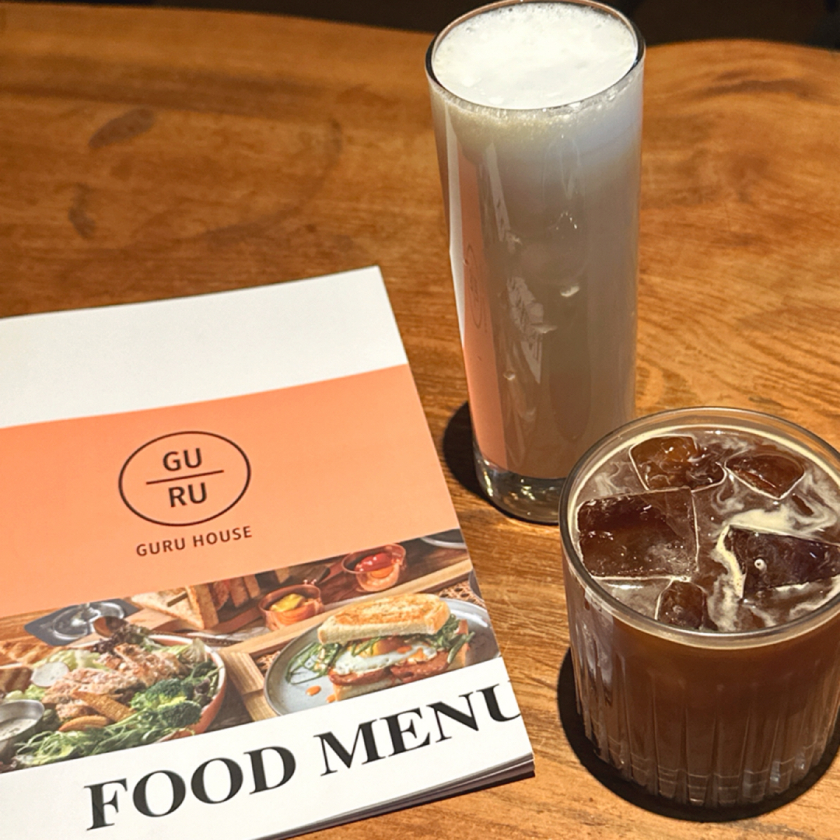 Meal image of GURU HOUSE PARK NO.4: 套餐附：
🥤紅茶拿鐵（冰）
🥤美式咖啡（冰）

菜單只是拿來拍照裝飾而已😹 shot by 草莓肉鬆蛋吐司