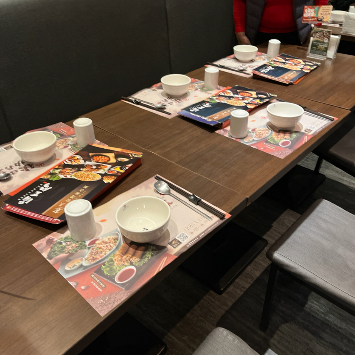 Vibe image of 涓豆腐 台中文心秀泰店: 今天被安排的座位 shot by 漂釀美眉