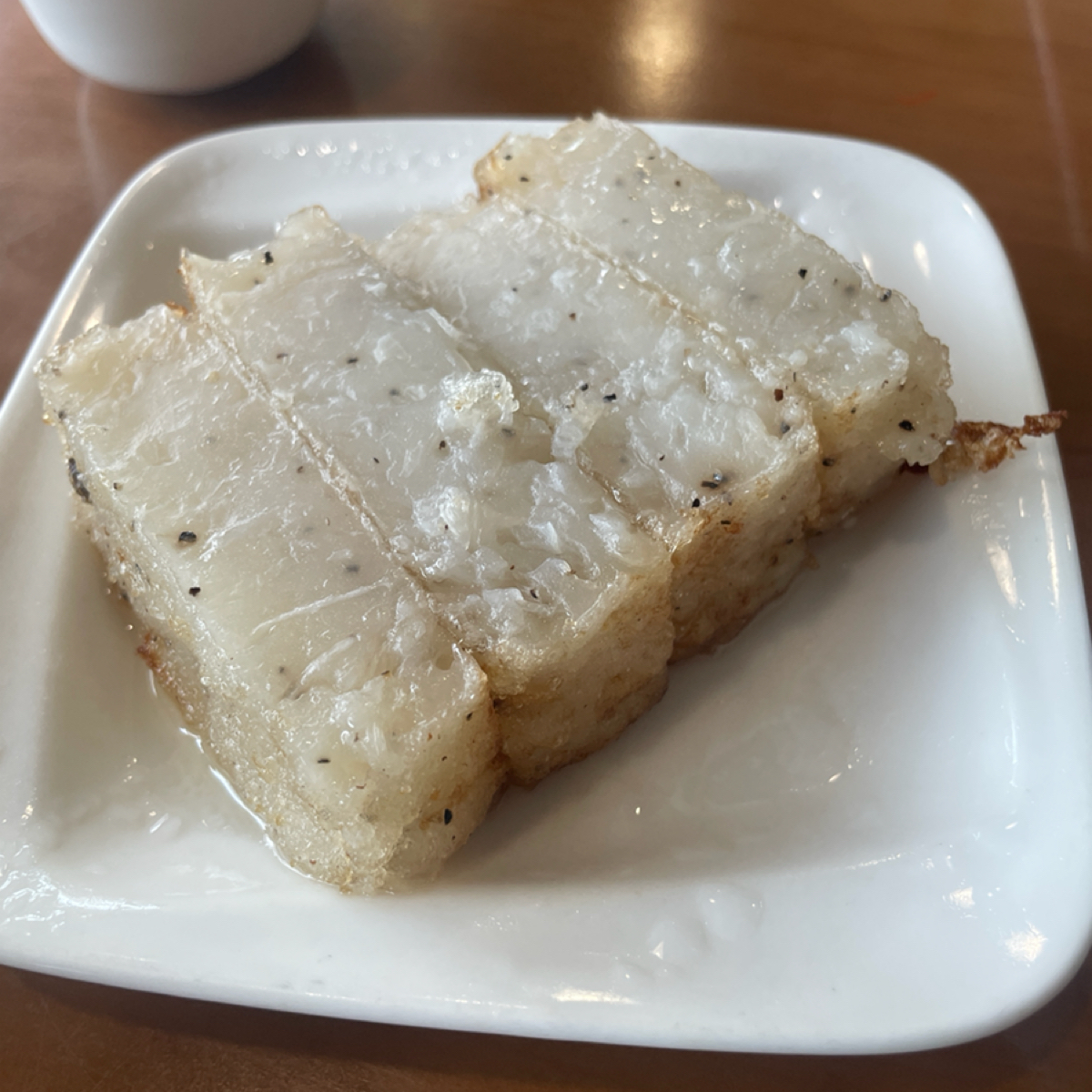 Meal image of 全民素食: 手工蘿蔔糕，蒸的蘿蔔糕～軟糯口感超讚，就是上桌很燙！超燙！要小心 shot by 路邊小胖子