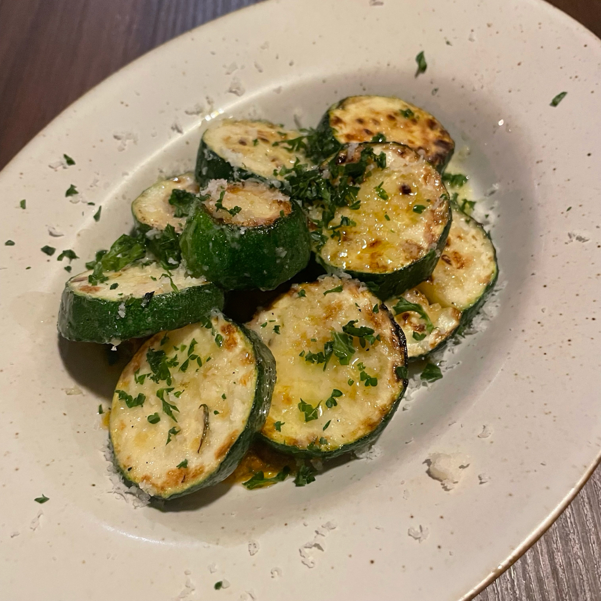 Meal image of 文｜火｜處｜方 料理所: 乾酪櫛瓜$200
（其實原本這道菜有蘆筍，但餐廳說當天蘆筍剛好賣完） shot by 乃子過日子