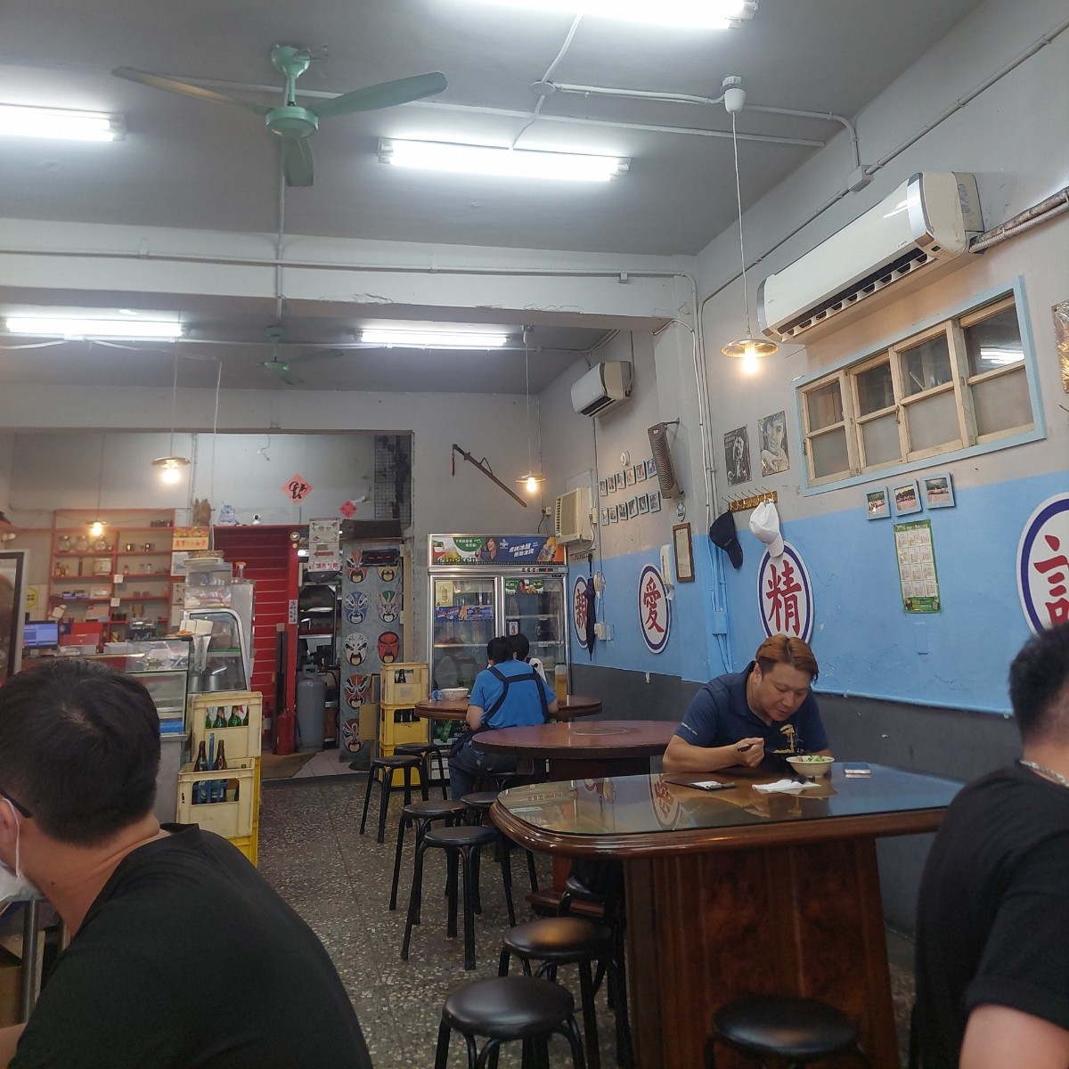 Vibe image of 新娘子小吃 寶清店: 店內一隅 shot by 永遠的新手