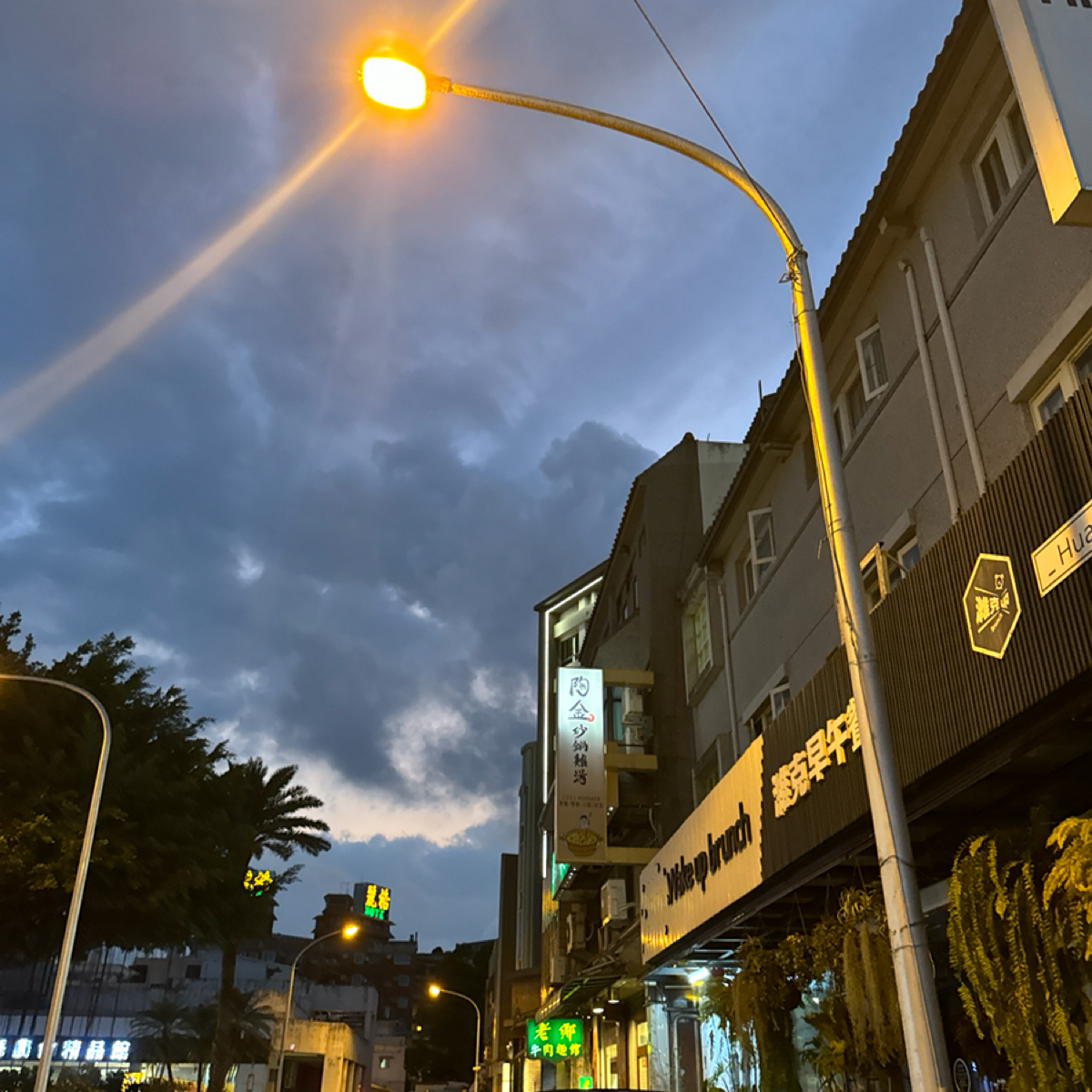 Vibe image of 陶金砂鍋雞湯: 店外 shot by 食、動、健康