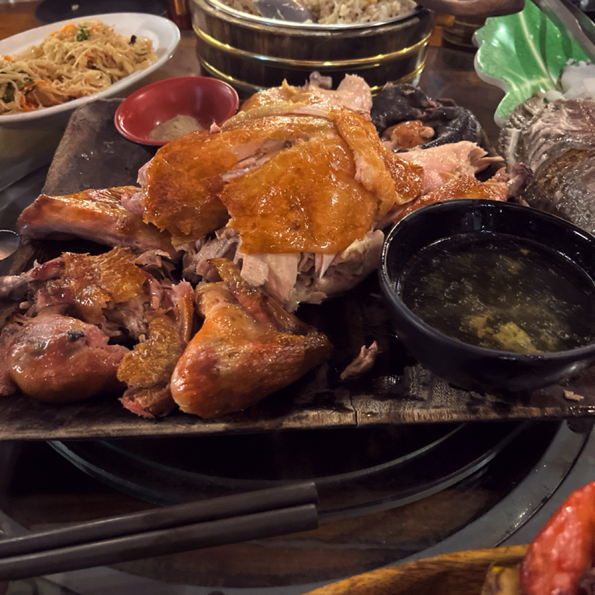 Meal image of 城市部落原住民風味餐廳 高雄店: 招牌桶烤雞 $700 shot by Yan（吃飯打卡中）