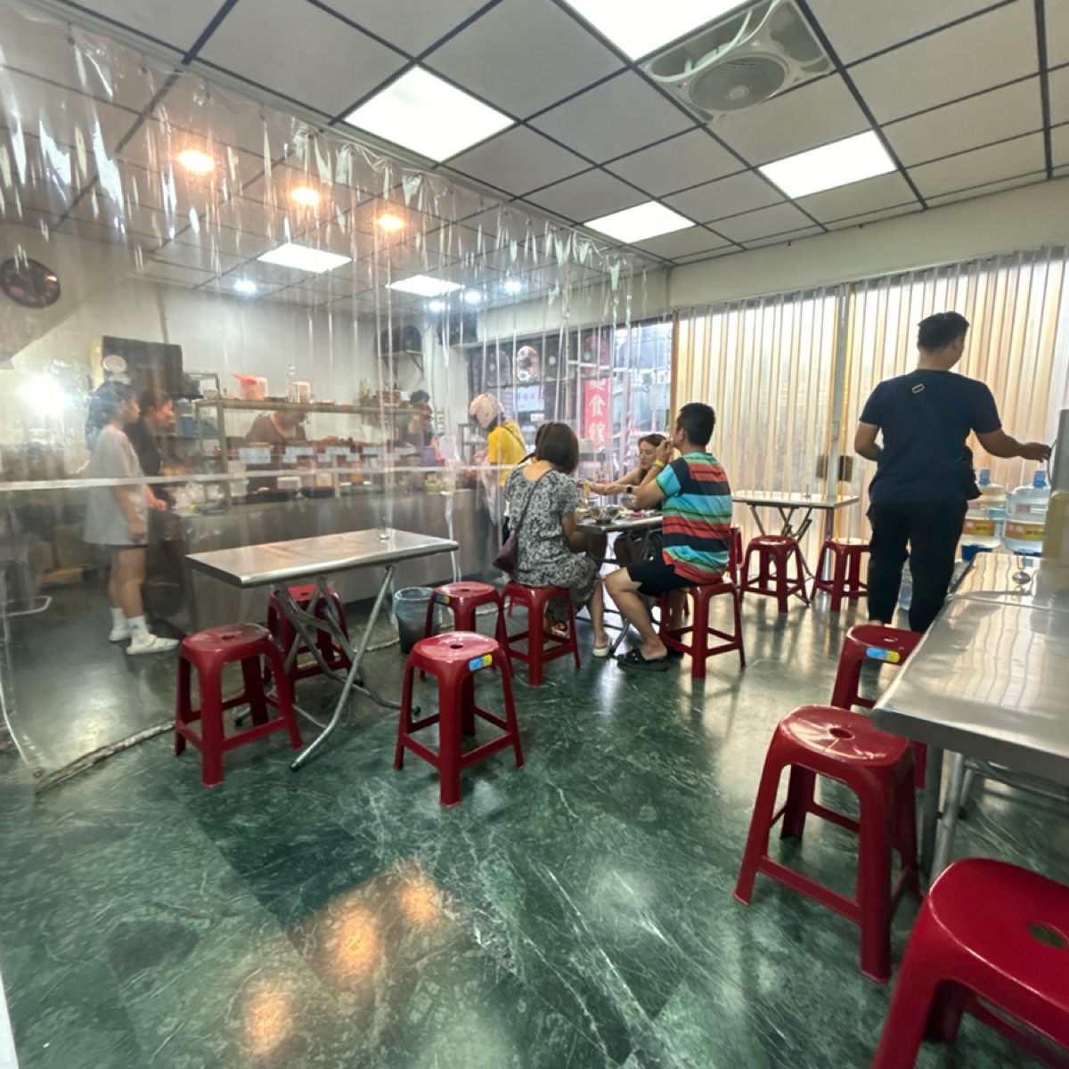 Vibe image of 萬金麵食館:  shot by 米妮