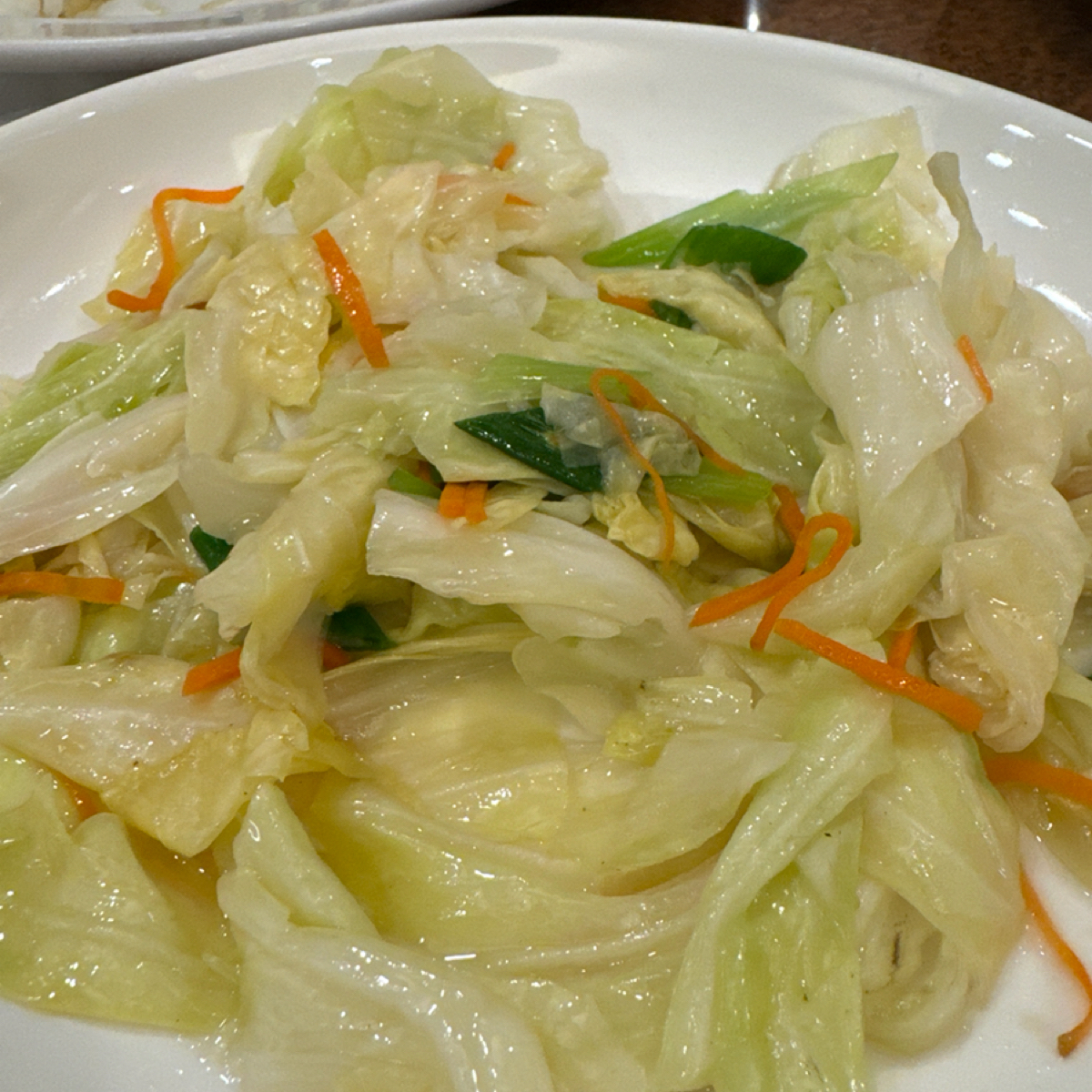 陶金砂鍋雞湯 のレストランの写真：炒高麗菜 by食、動、健康 