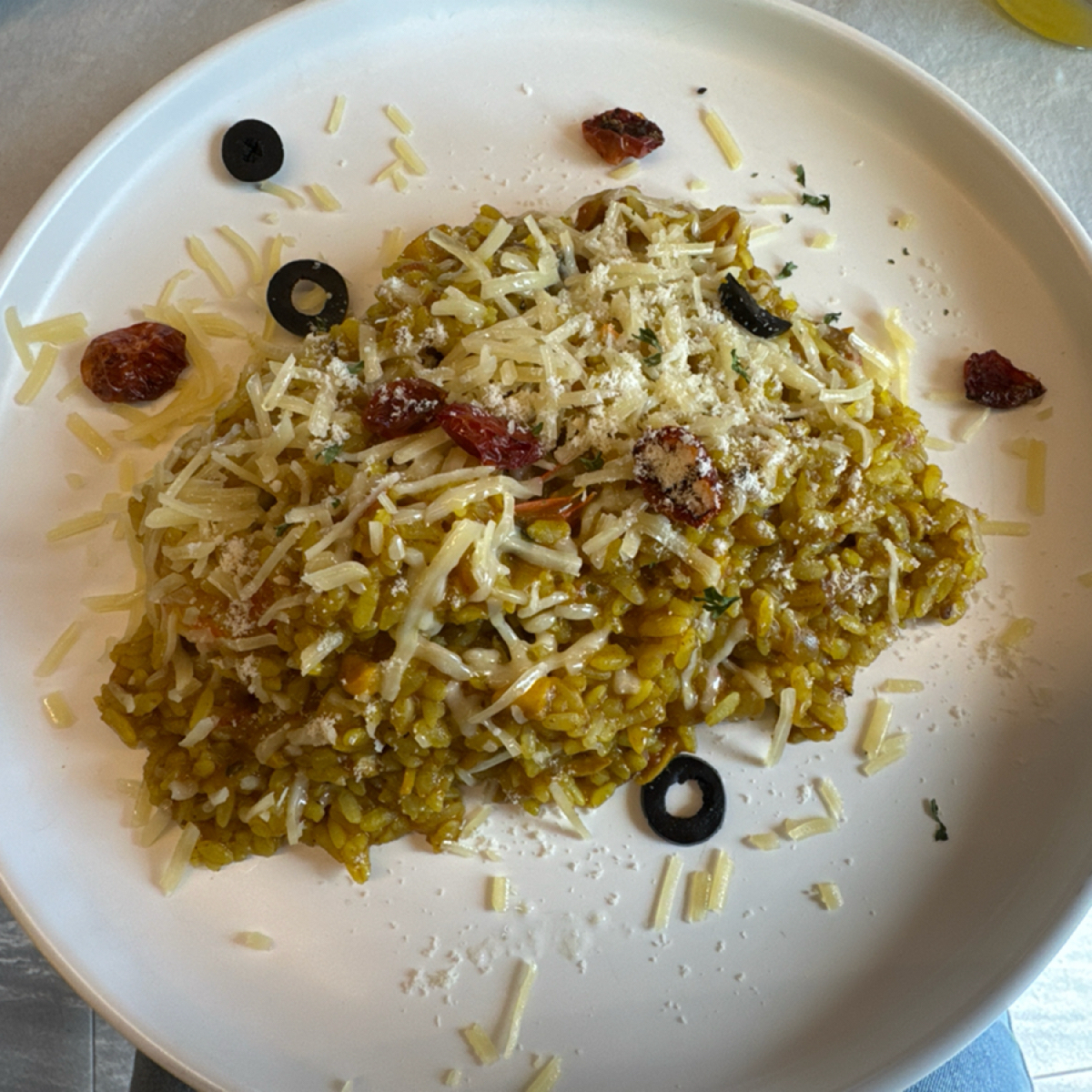 晴朗餐廳X Chill Lounge 頭城店 のレストランの写真：西班牙蕃茄咖喱海鮮燉飯 by凱莉 