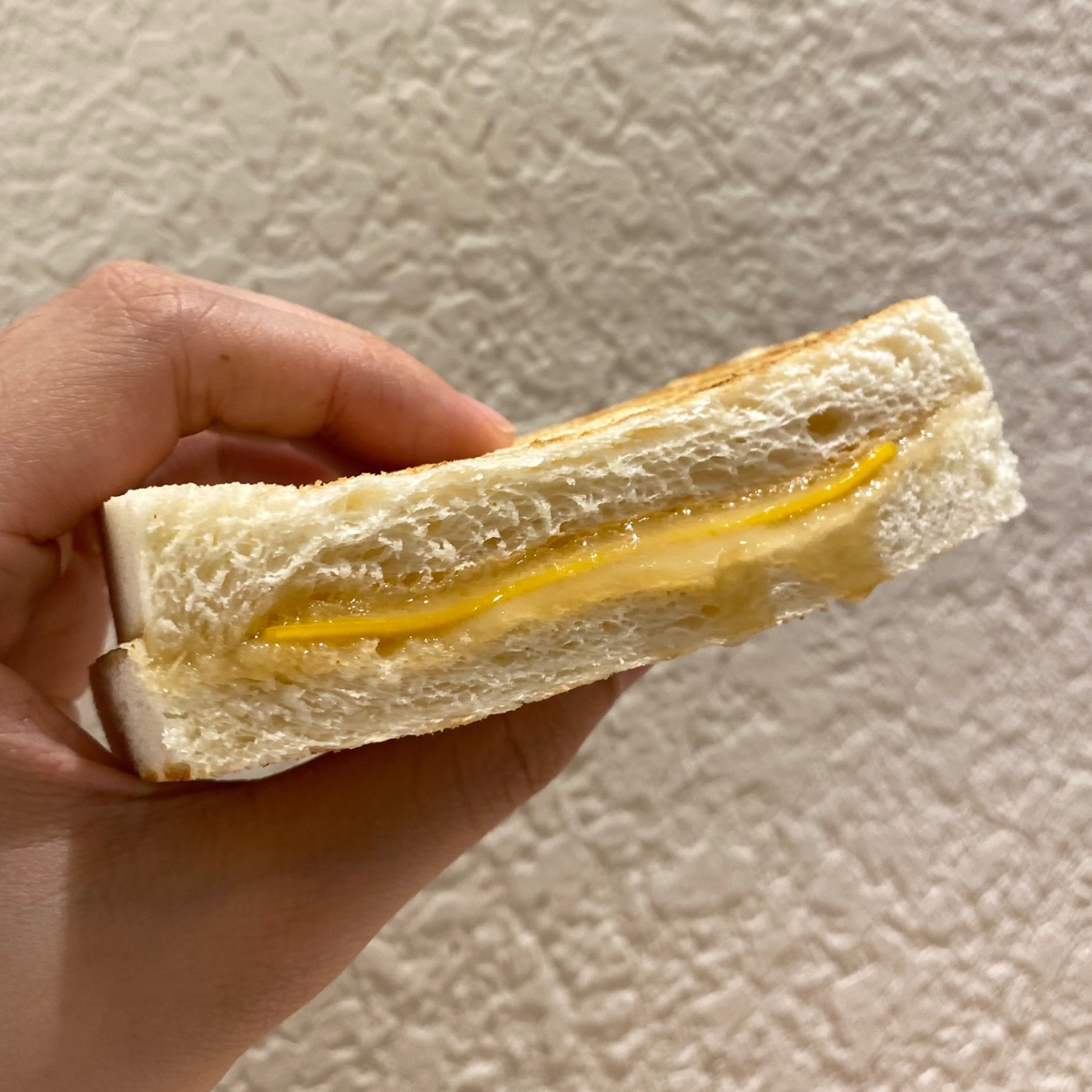 真芳碳烤吐司 內湖店 的餐點圖片：煉乳起司 （甜的） 由小羊的食記 JFGT 拍攝