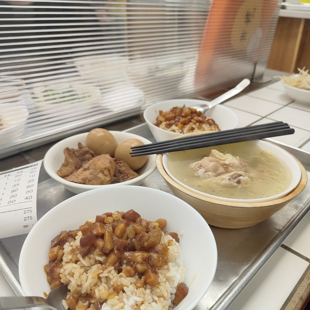 純發魯肉飯 のレストランの写真： by雷姆踩點筆記 
