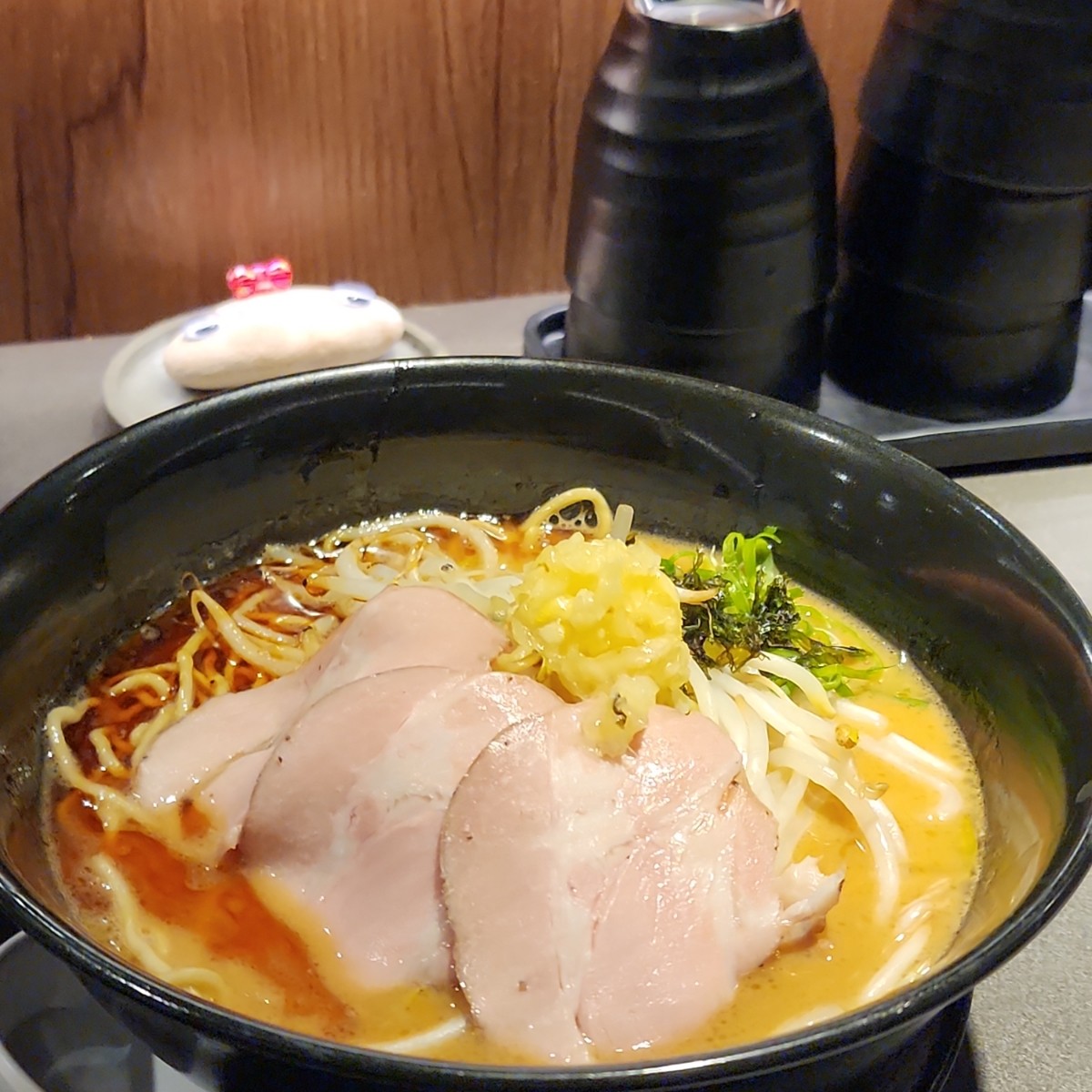 Meal image of 丸舢拉麵 光華店: 極濃豚骨拉麵 shot by 小鳥胃吃貨