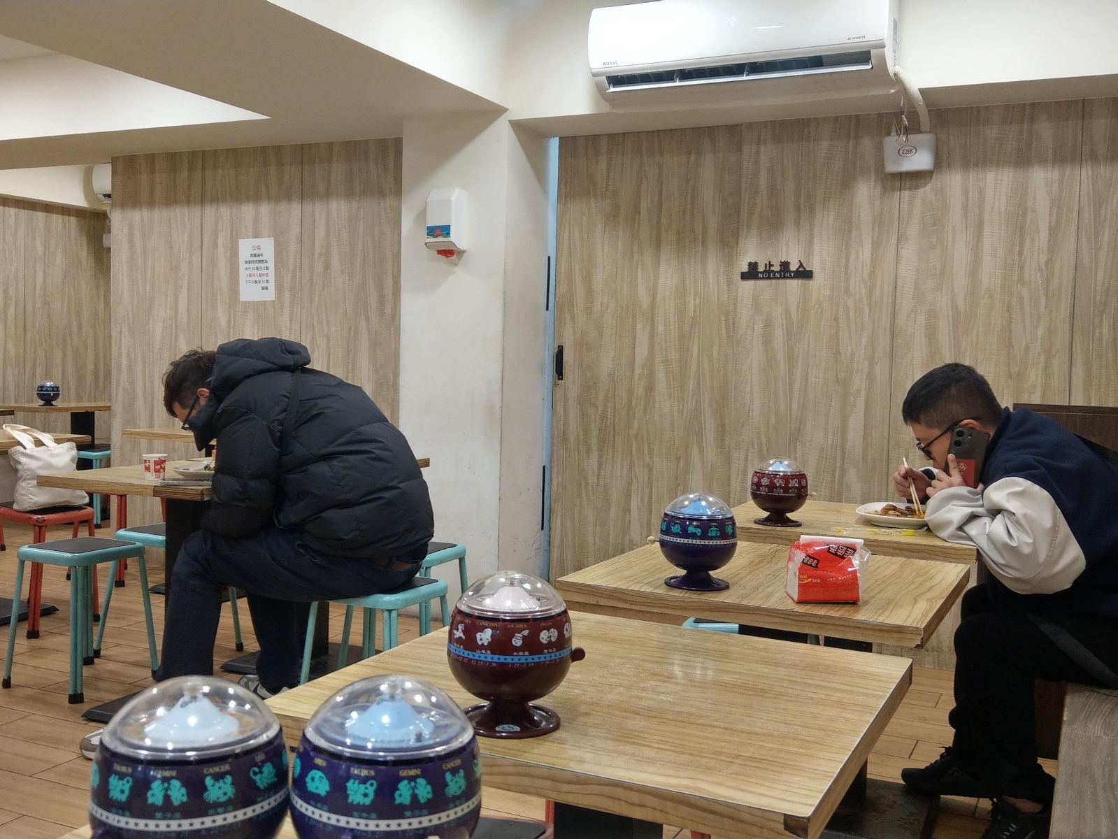 Vibe image of 燈籠滷味 創始店:  shot by IN老師