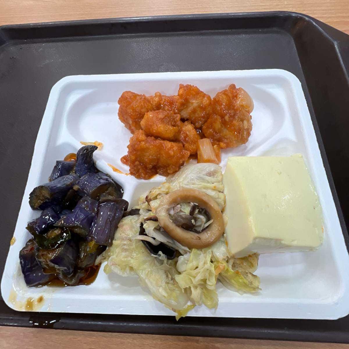 飯點美饌自助餐 （原阿忠自助餐） のレストランの写真：午餐 by動吃動吃動吃 