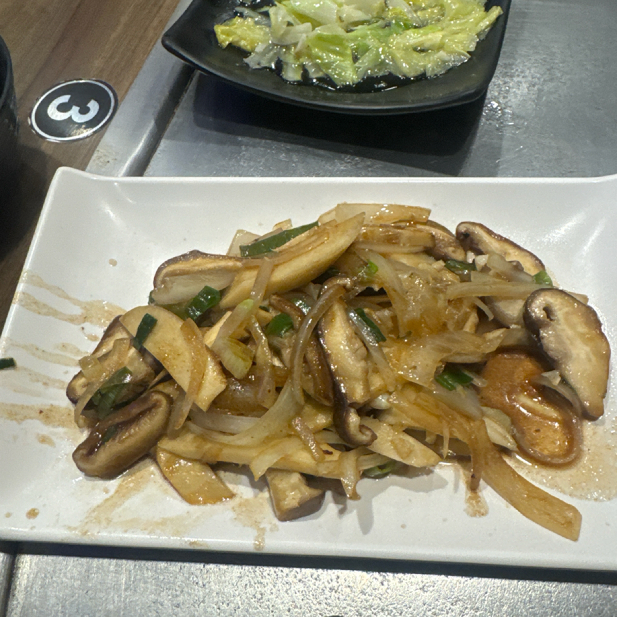 鱻晏鐵板燒 のレストランの写真：炒雙菇 by食、動、健康 