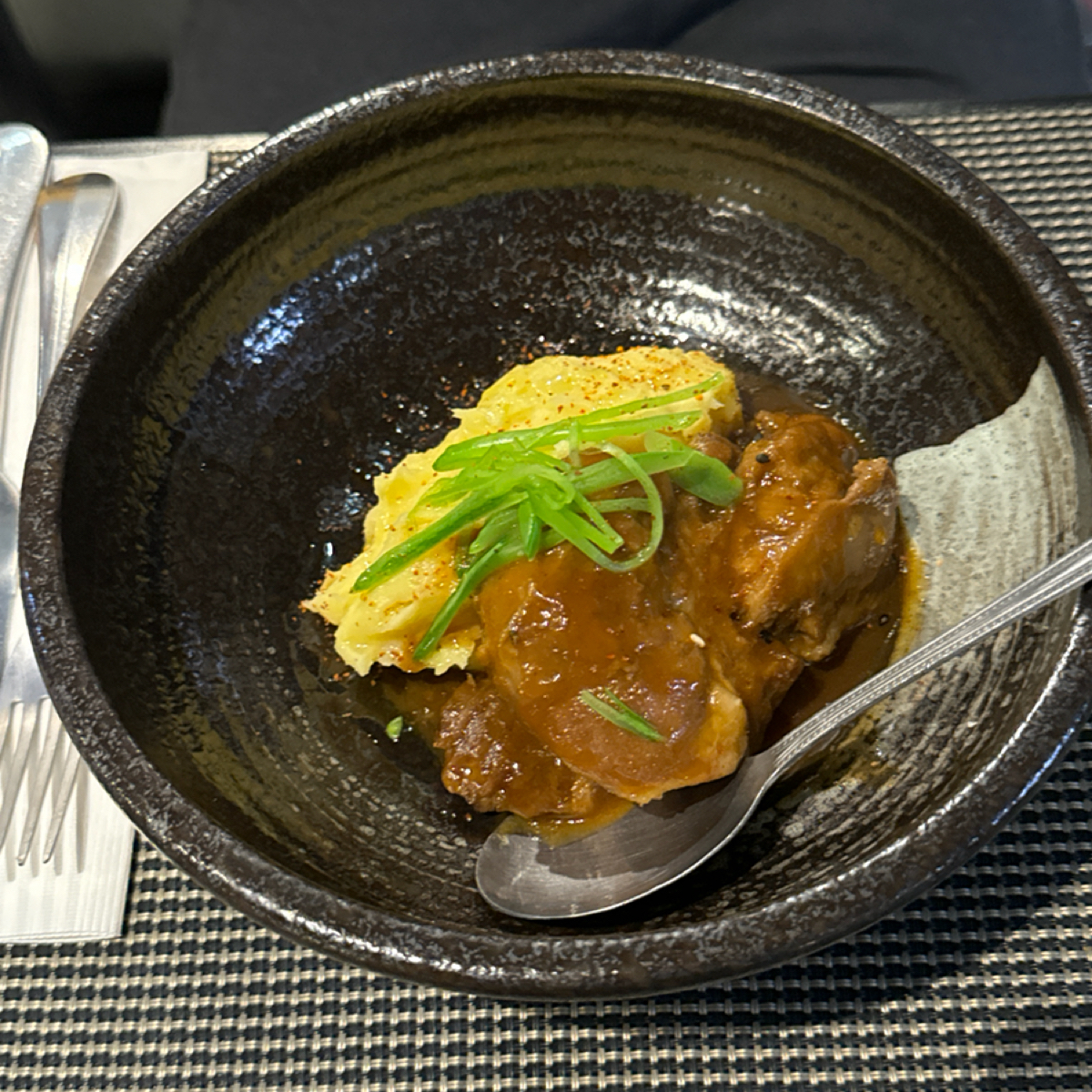 Restaurant Barcelona 的餐點圖片：豬頰馬鈴薯 由食、動、健康 拍攝