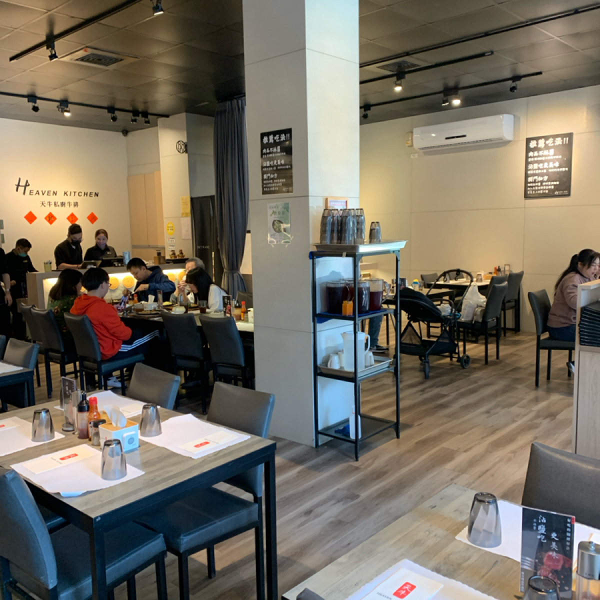 天牛私廚牛排 の雰囲気の写真：用餐空間蠻大 byBrenda 