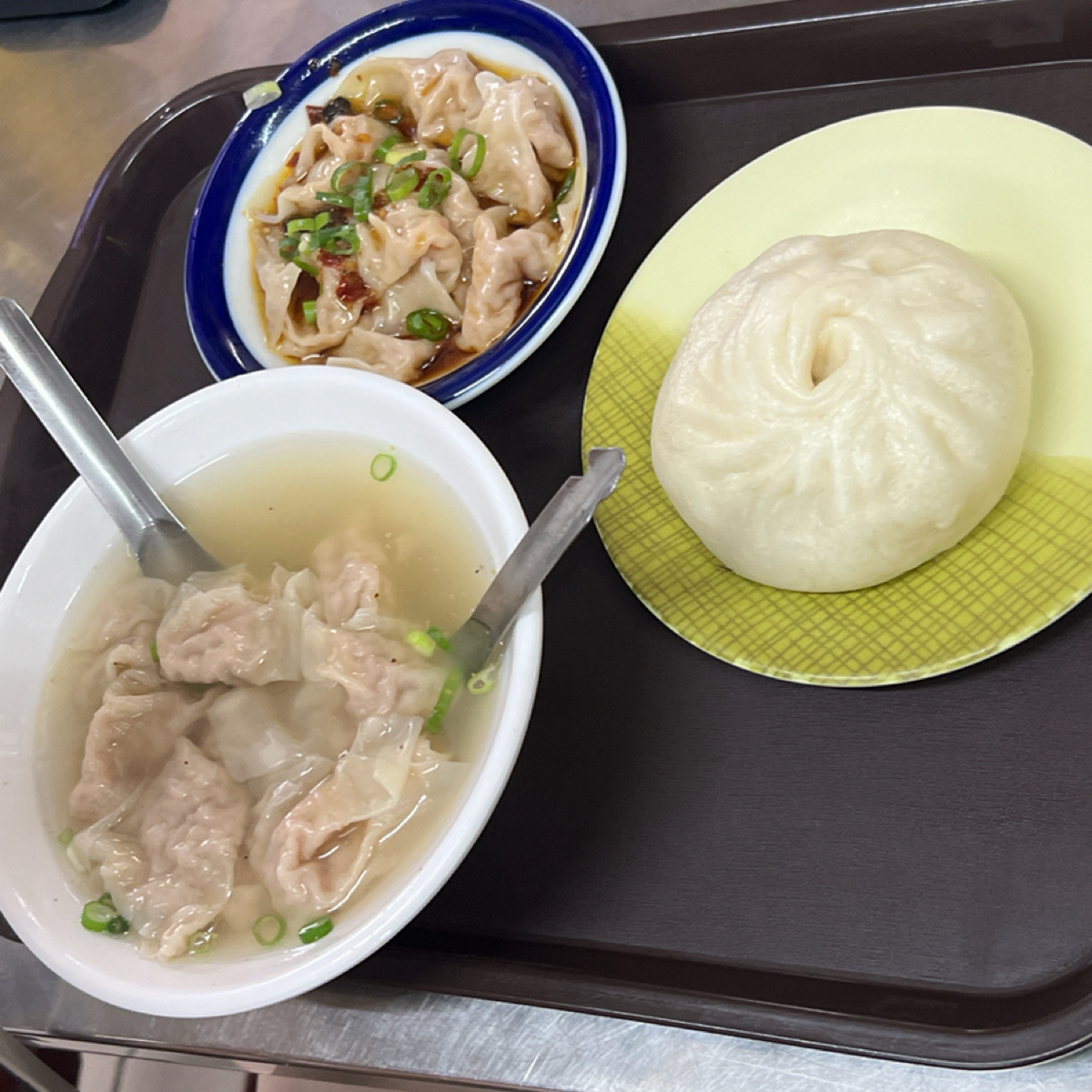 （正）第二市場 顏記肉包、餛飩湯 的餐點圖片：吃吃吃 由動吃動吃動吃 拍攝