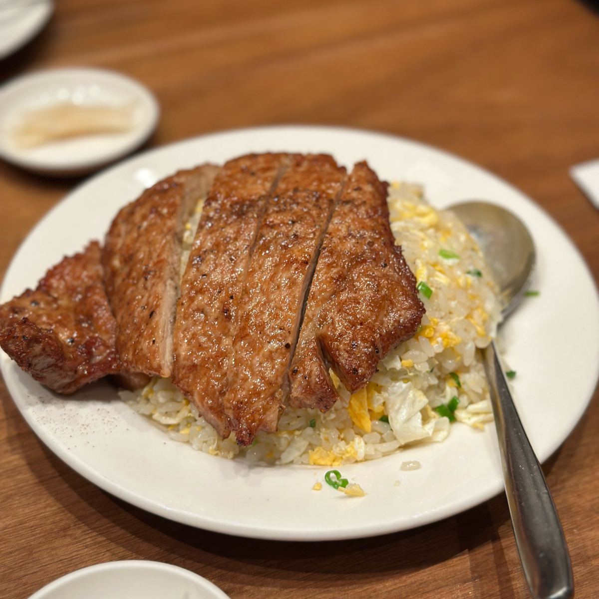 鼎泰豐 A13店 的餐點圖片：排骨炒飯  $280 由阿波卡 拍攝