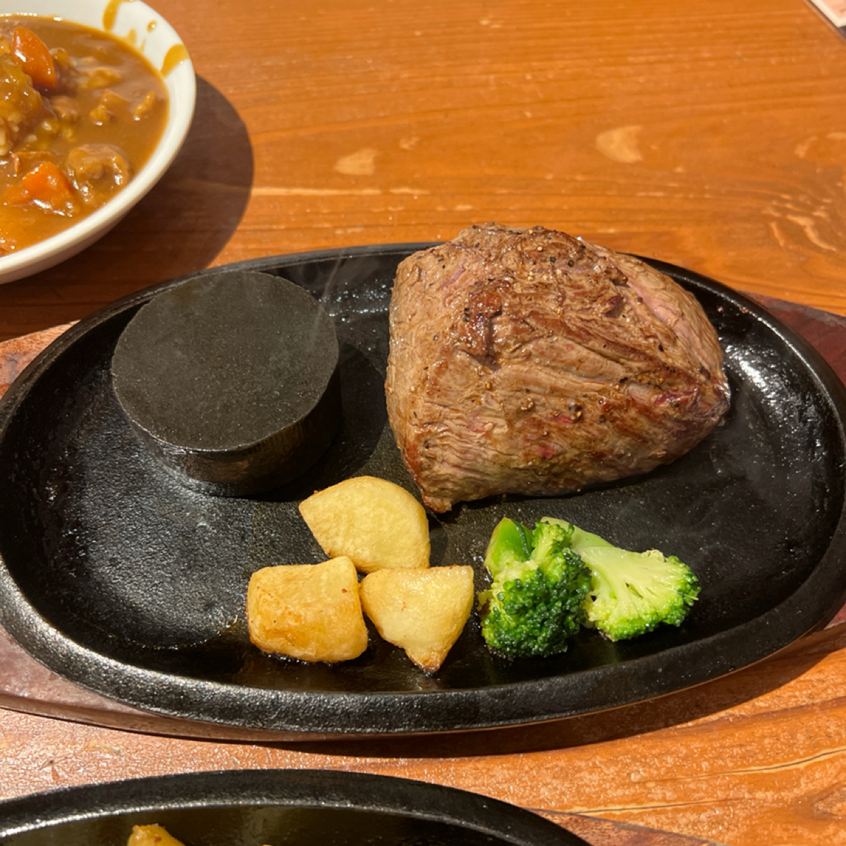 Meal image of JUMBO STEAK HAN’S Okinawa Rycom 永旺 那霸店: 4cm 超厚牛排 （適合女生） shot by Ryan•X
