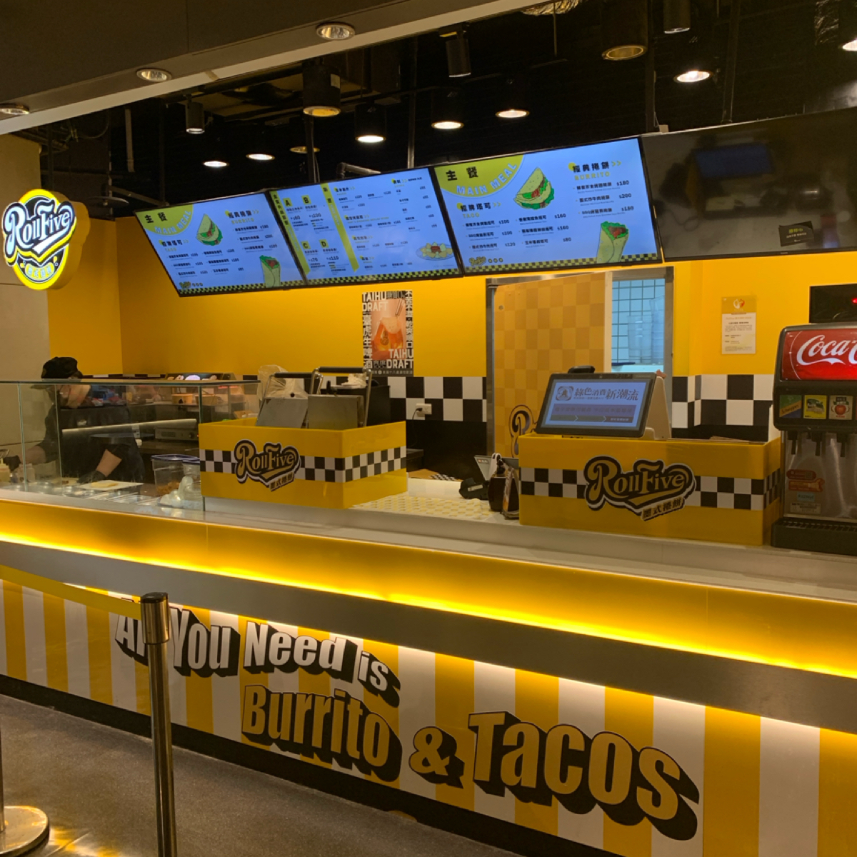 Vibe image of RollFive 墨式捲餅 京站店:  shot by Food Scouter