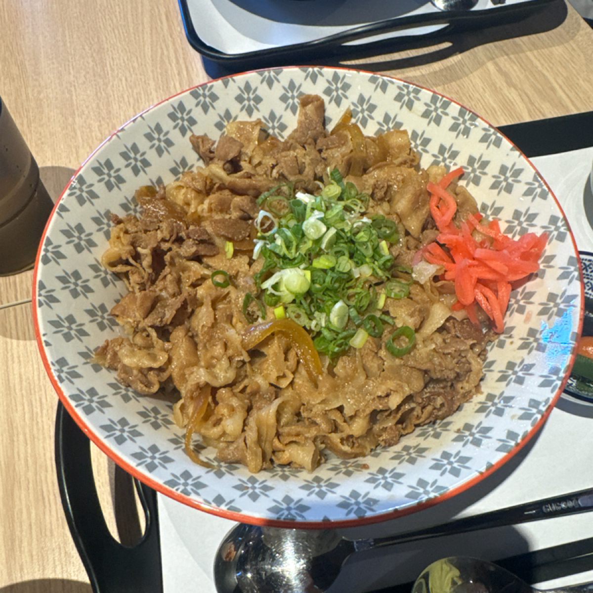 Meal image of 大盛屋-日式丼飯烏龍麵專賣店: 大盛牛丼飯加大 shot by 食、動、健康