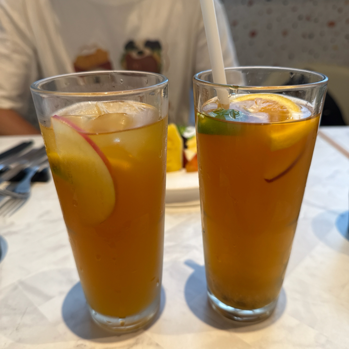 Meal image of 陶板屋 汐止遠雄店: 👀飲料🥰

飲料有冷飲和熱飲可以選擇！
我們選擇冰的「季節水果茶」
陶板屋的飲品甜度都沒辦法調整 shot by 臉書搜尋花貴賓皮蛋
