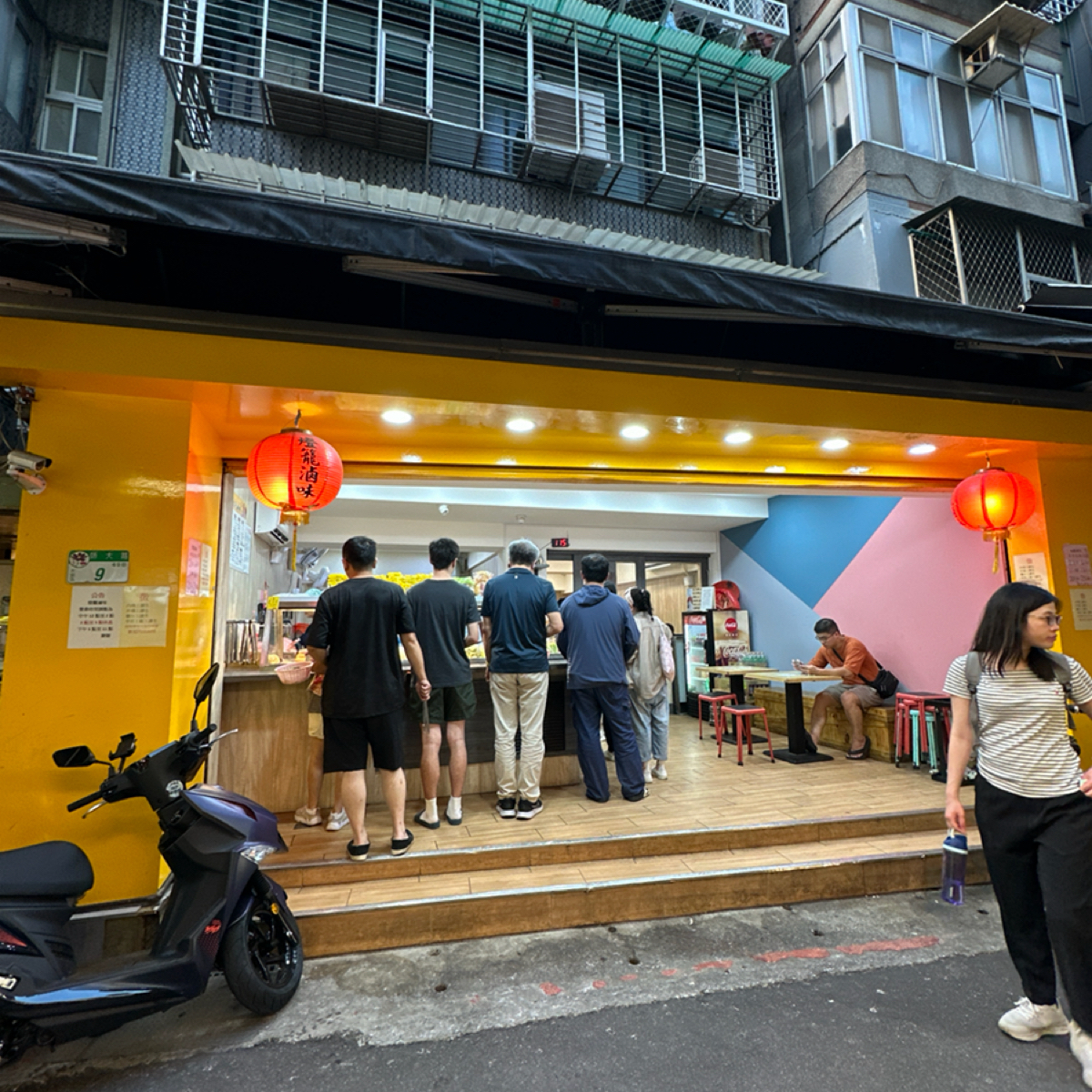 Vibe image of 燈籠滷味 創始店:  shot by 銘