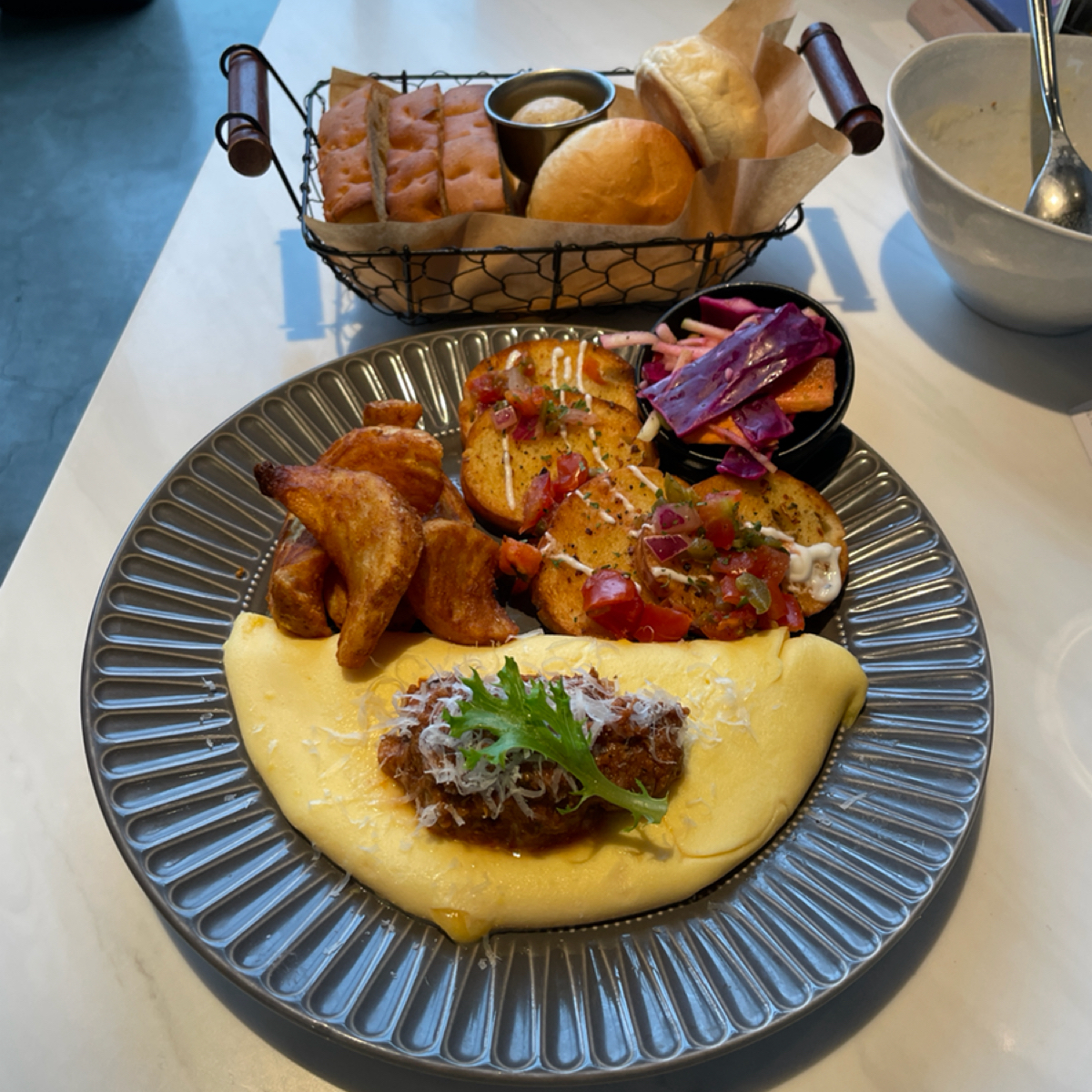 Meal image of Second Floor 貳樓 桃園華泰店: 烏斯特肉醬歐姆蕾 shot by Queena