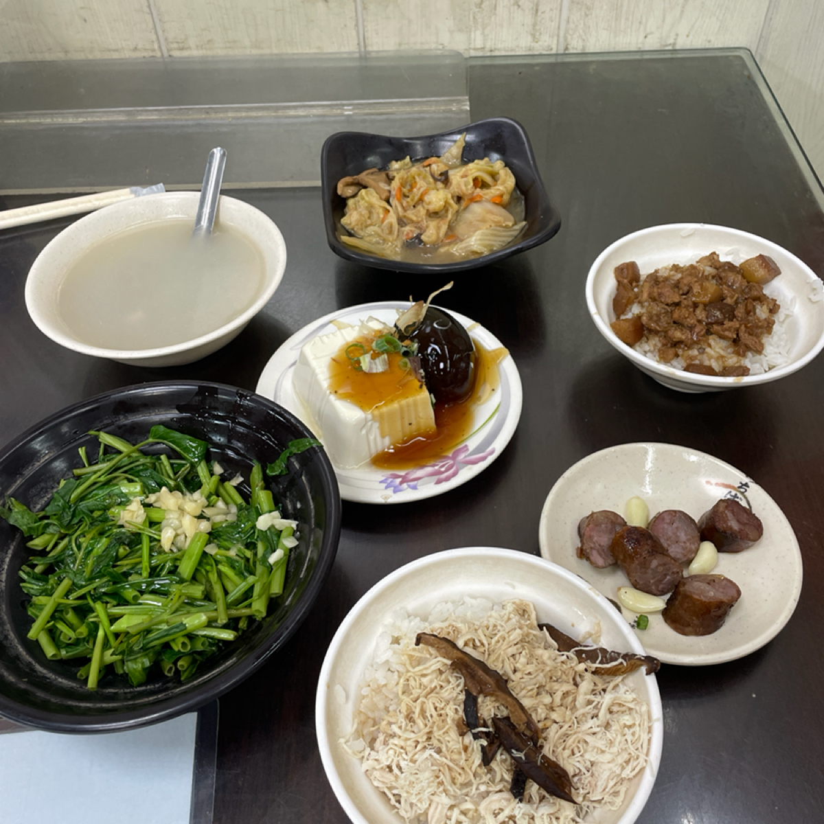 鼎億肉燥飯 のレストランの写真： by三口元 