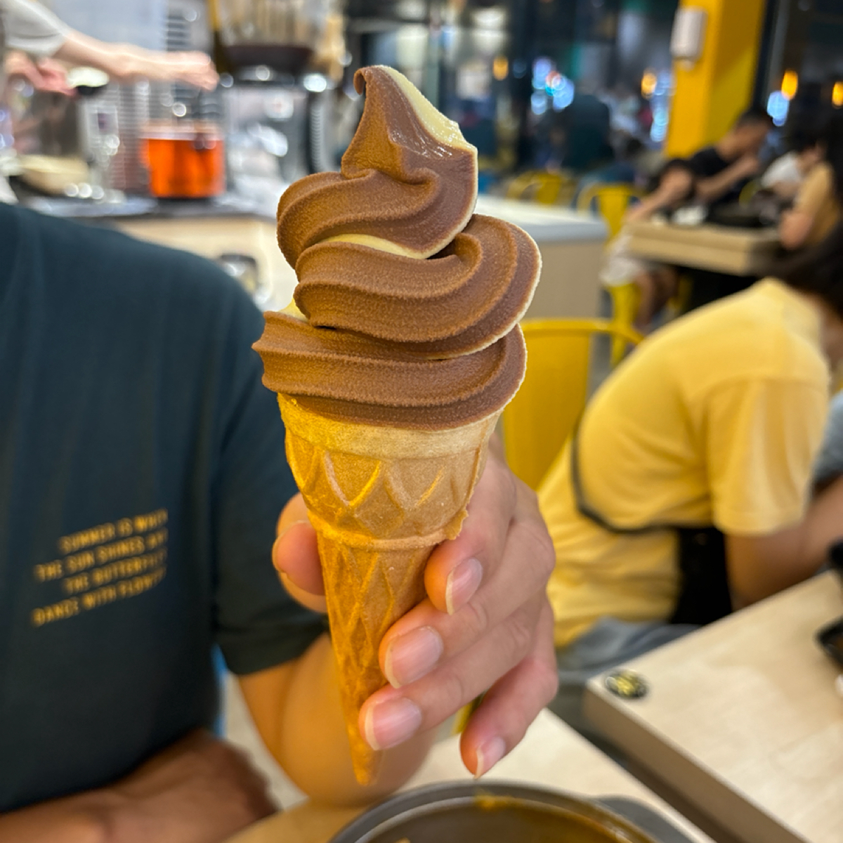 Meal image of 攪攪風味小火鍋 桃園八德店: 濃郁的自己手動霜淇林 shot by 米妮