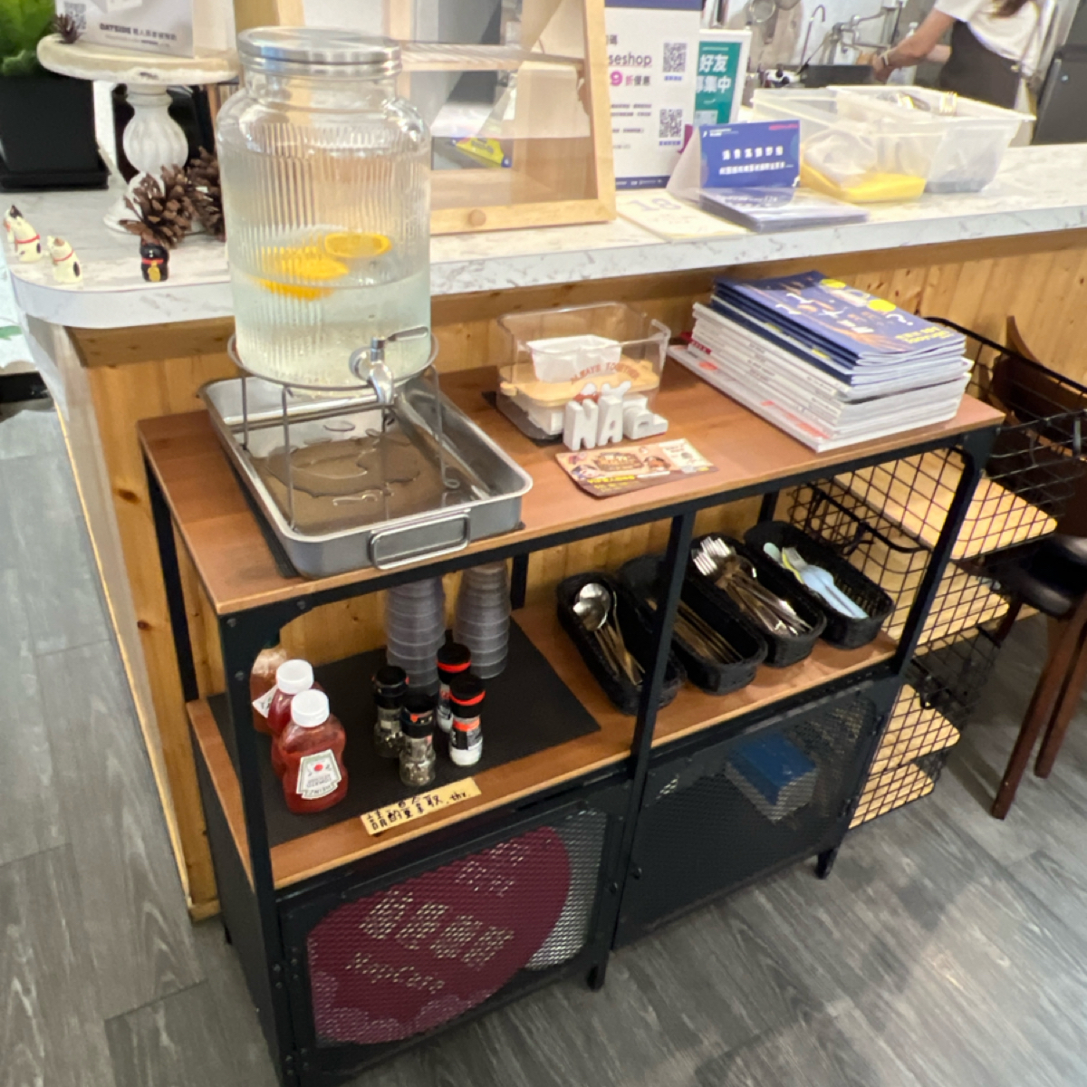 瞌睡咖啡Nap cafe 的外觀氛圍圖片：自取 由動吃動吃動吃 拍攝