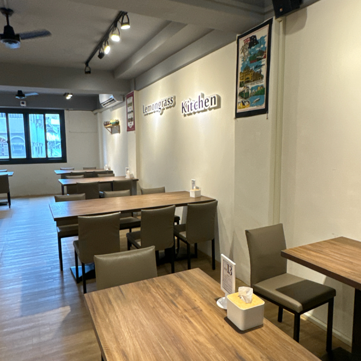 Vibe image of 香茅廚房 Lemongrass Kitchen: 二樓座位區 shot by 食、動、健康