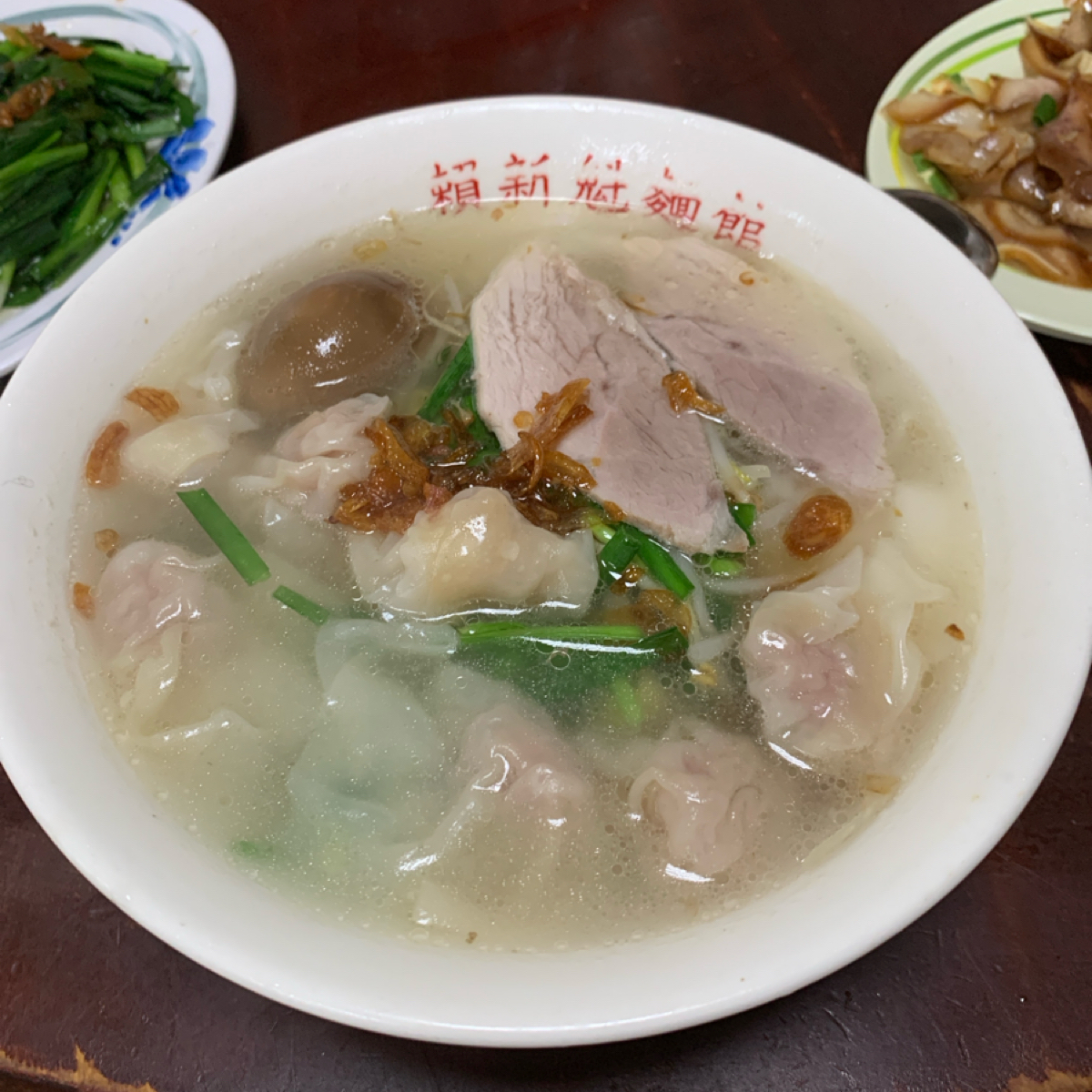 賴新魁麵館 のレストランの写真：餛飩板條 by嚶嚶美代子 