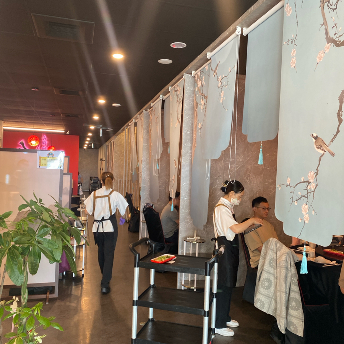 Vibe image of LA時尚川菜安平店:  shot by ST.Food