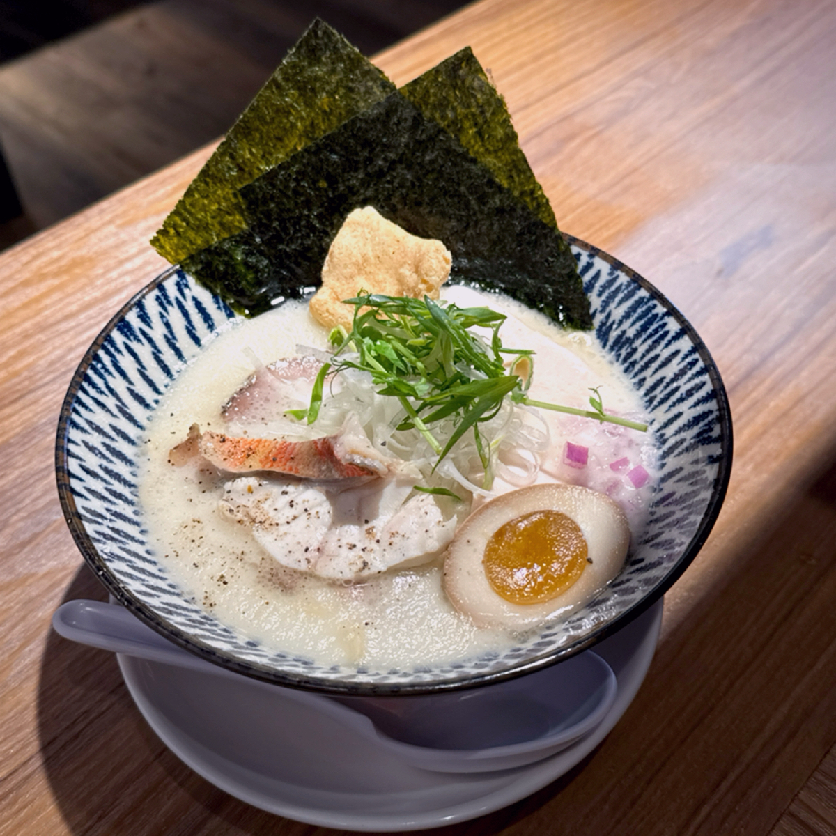 麵屋有漁 のレストランの写真：原味石斑魚白湯拉麵 by小青蛙🐸 