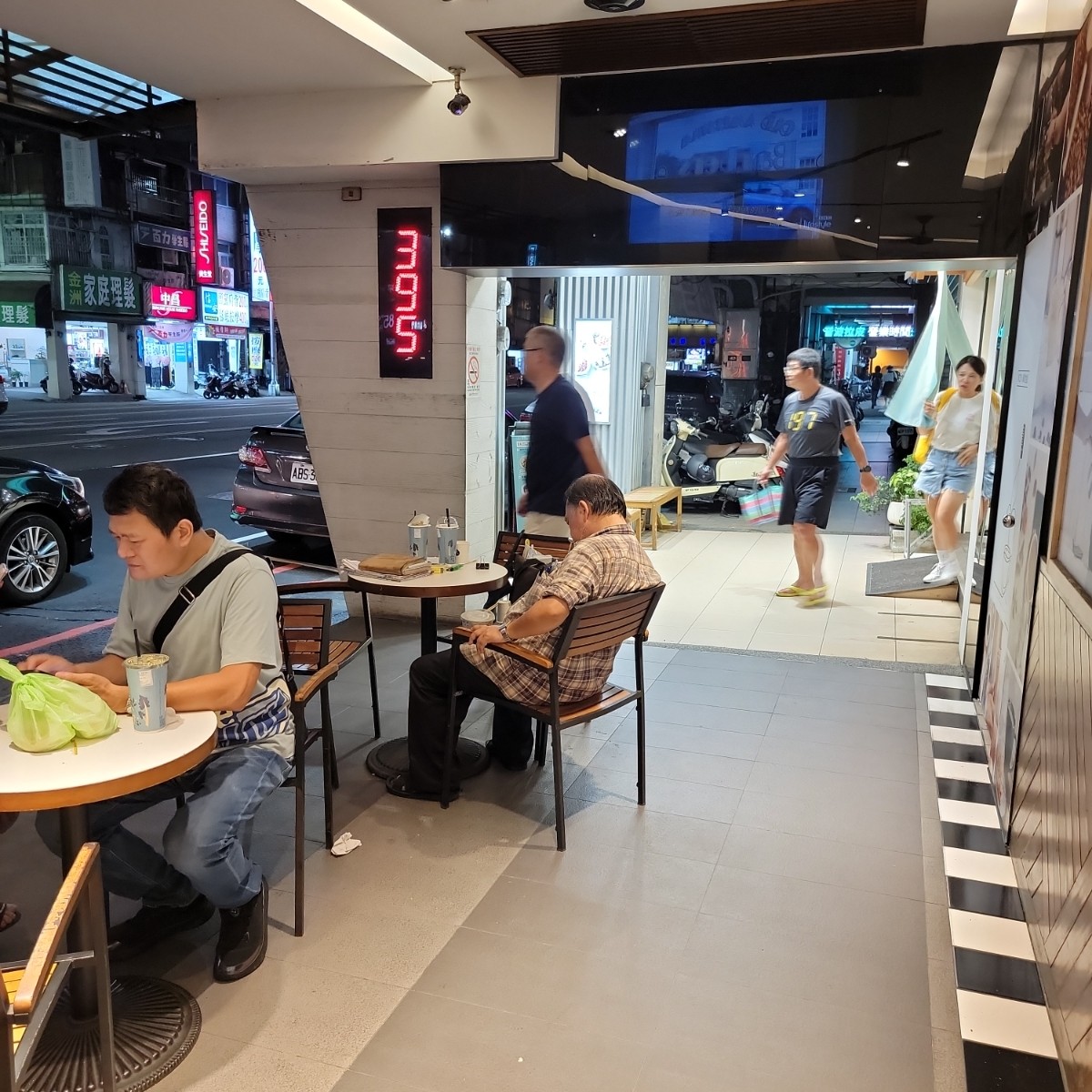 多那之 台中復中門市 の雰囲気の写真： byLeo 