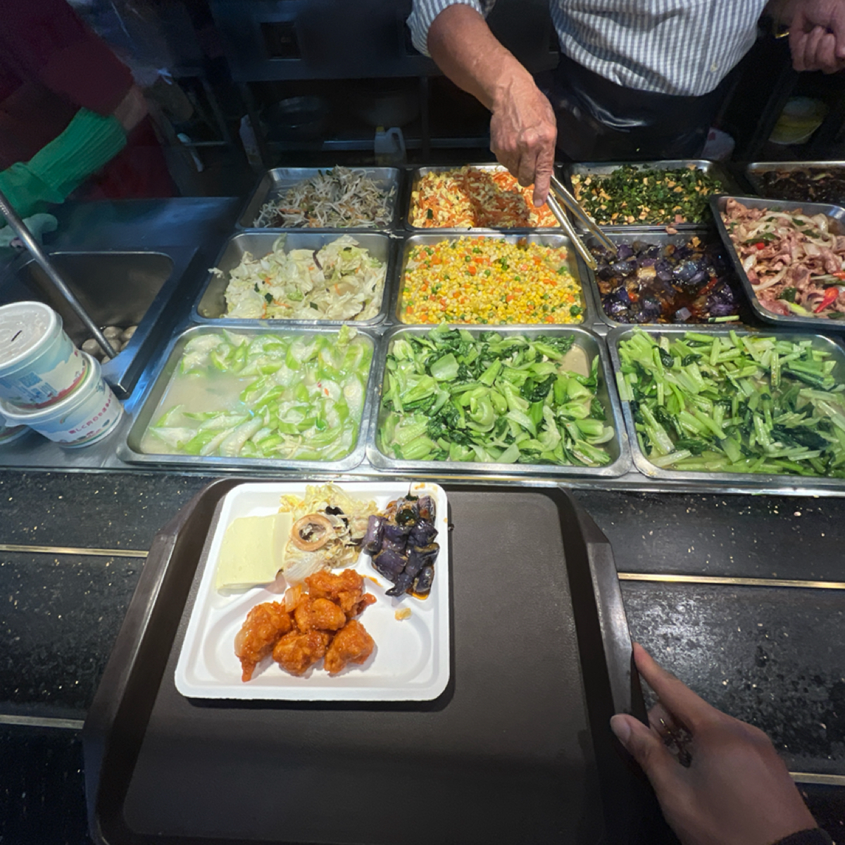 飯點美饌自助餐 （原阿忠自助餐） のメニューの写真：餐點 by動吃動吃動吃 