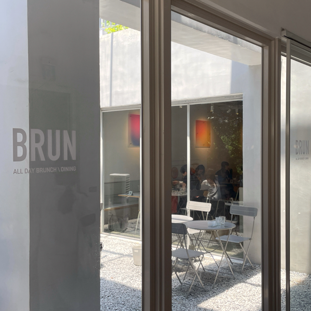 BRUN不然 信義店 の雰囲気の写真： byHIH J 